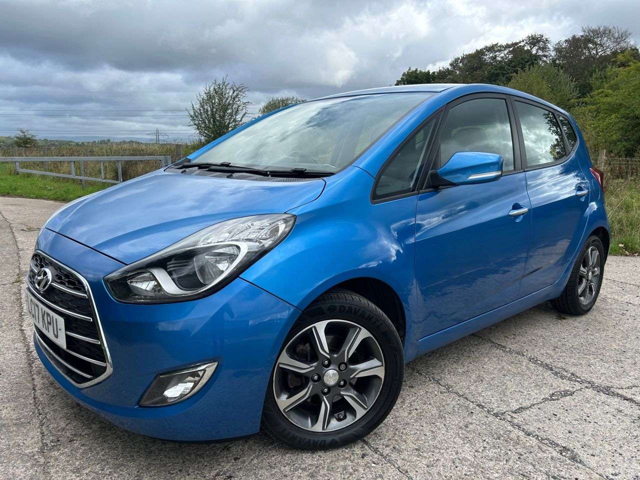 A 2017 HYUNDAI IX20 1.6 SE Hatchback 5dr Petrol Auto Euro 6 (125 ps) 54.3 MPG + BLUETOOTH WITH A 2017 HYUNDAI IX20 1.6 SE Hatchback 5dr Petrol Auto Euro 6 (125 ps) 54.3 MPG + BLUETOOTH WITH