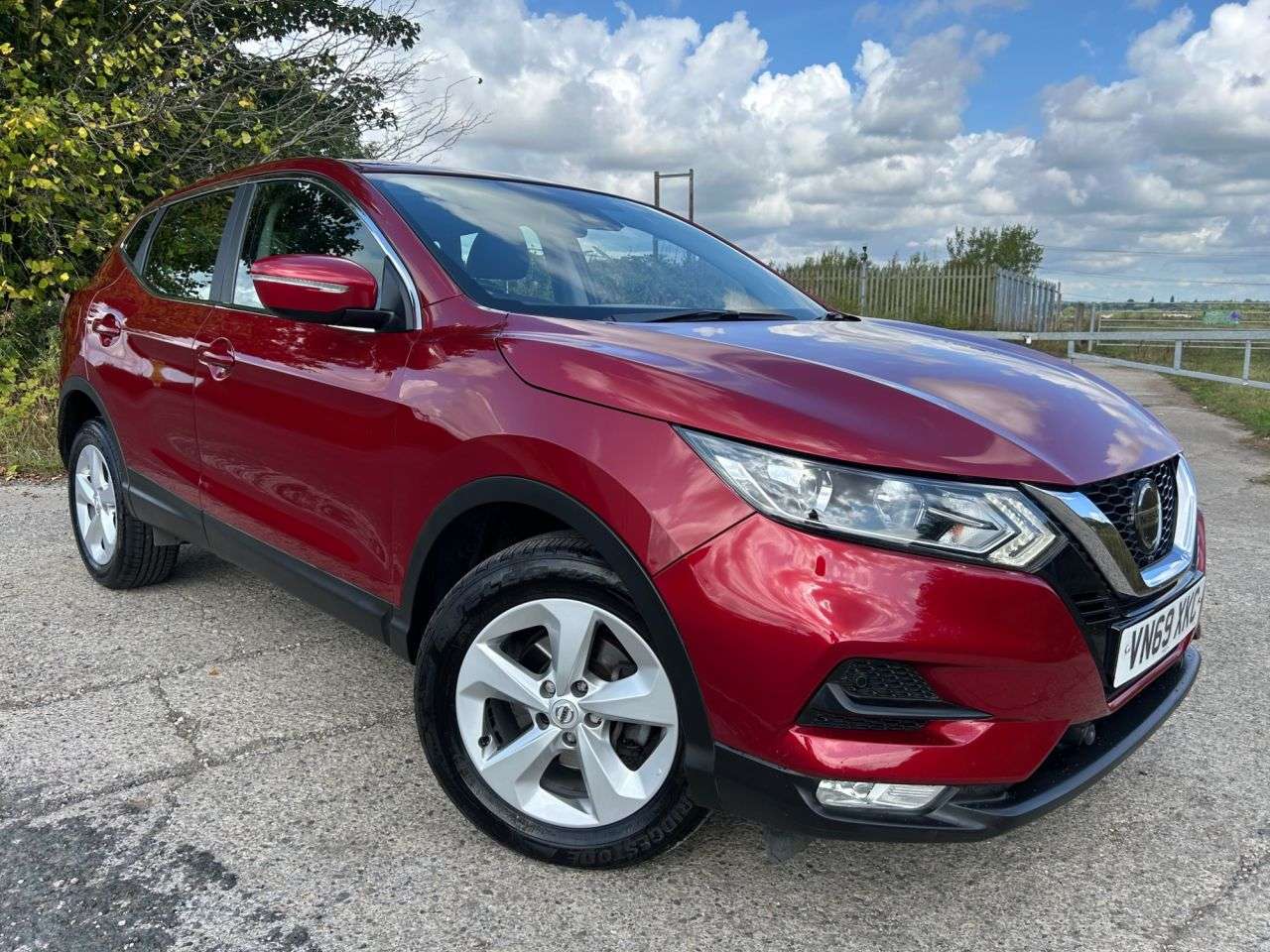 A 2019 NISSAN QASHQAI 1.3 DIG-T Acenta Premium SUV 5dr Petrol Manual Euro 6 (s/s) (140 ps) A 2019 NISSAN QASHQAI 1.3 DIG-T Acenta Premium SUV 5dr Petrol Manual Euro 6 (s/s) (140 ps)