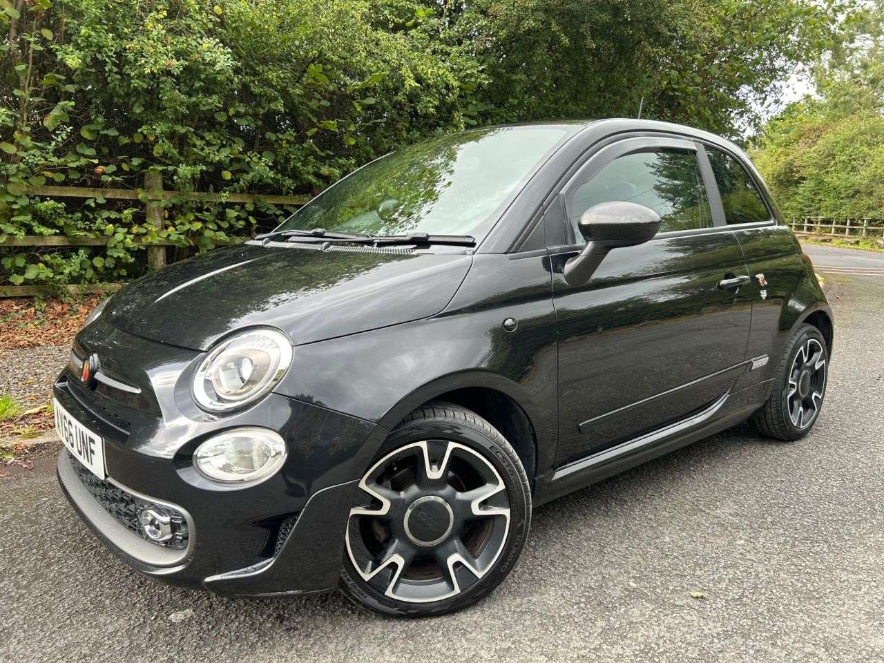 A 2016 FIAT 500 1.2 S Hatchback 3dr Petrol Manual Euro 6 (s/s) (69 bhp) FULL SERVICE HISTOR A 2016 FIAT 500 1.2 S Hatchback 3dr Petrol Manual Euro 6 (s/s) (69 bhp) FULL SERVICE HISTOR