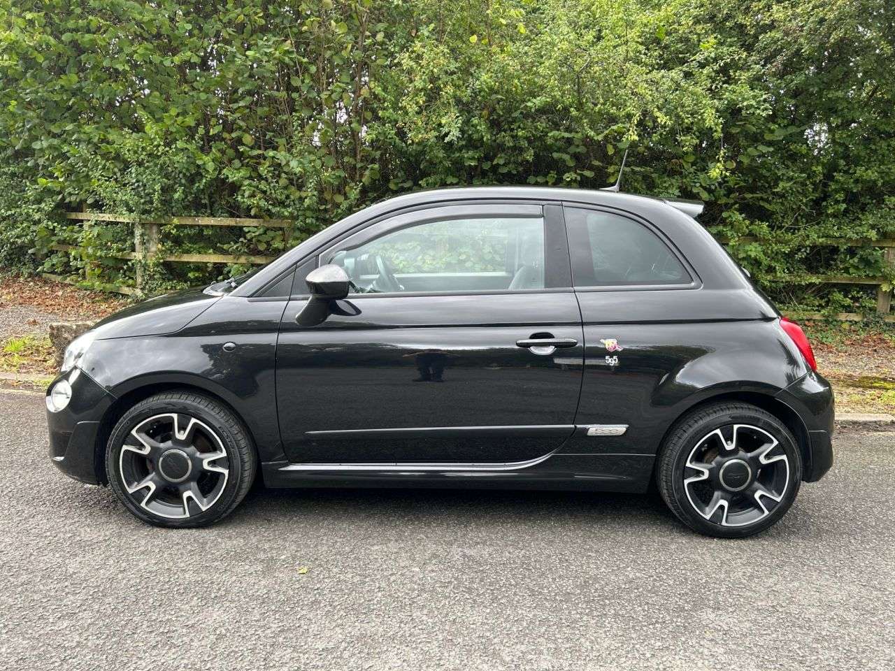 A 2016 FIAT 500 1.2 S Hatchback 3dr Petrol Manual Euro 6 (s/s) (69 bhp) FULL SERVICE HISTOR A 2016 FIAT 500 1.2 S Hatchback 3dr Petrol Manual Euro 6 (s/s) (69 bhp) FULL SERVICE HISTOR