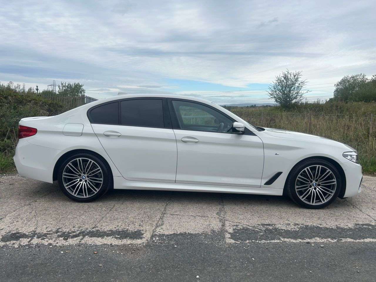 A 2019 BMW 5 SERIES 2.0 520d M Sport Saloon 4dr Diesel Auto Euro 6 (s/s) (190 ps) A 2019 BMW 5 SERIES 2.0 520d M Sport Saloon 4dr Diesel Auto Euro 6 (s/s) (190 ps)