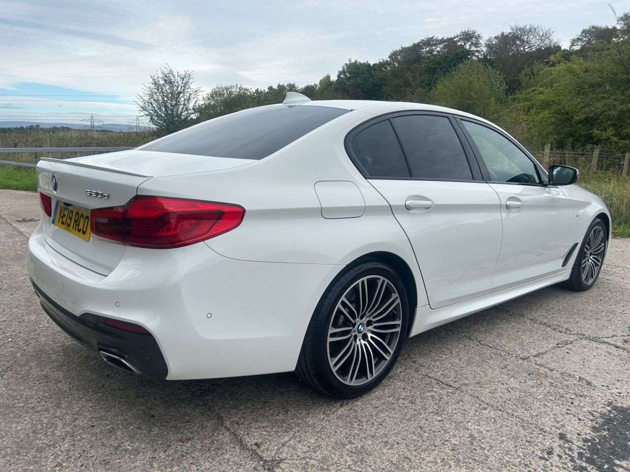 A 2019 BMW 5 SERIES 2.0 520d M Sport Saloon 4dr Diesel Auto Euro 6 (s/s) (190 ps) A 2019 BMW 5 SERIES 2.0 520d M Sport Saloon 4dr Diesel Auto Euro 6 (s/s) (190 ps)