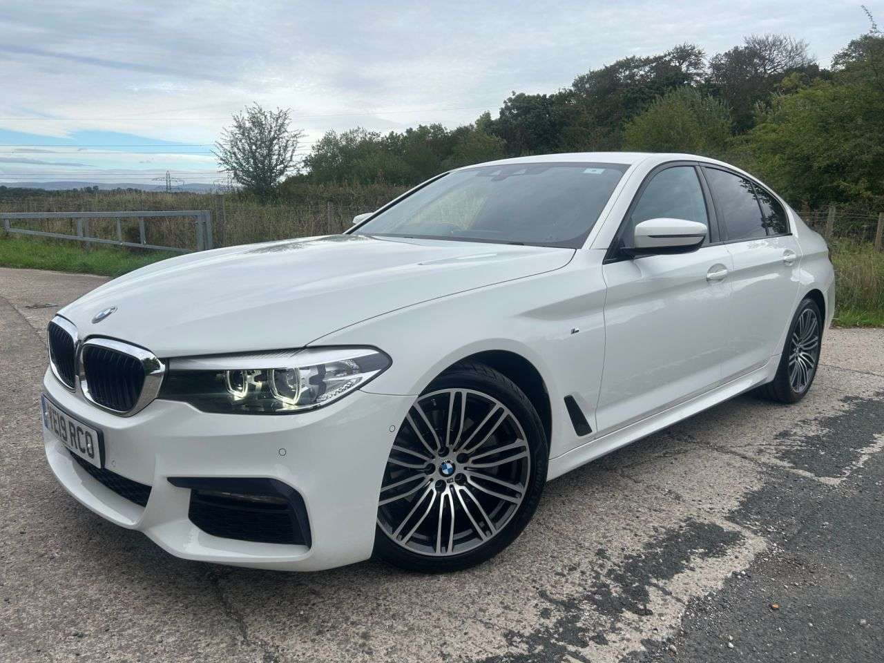 A 2019 BMW 5 SERIES 2.0 520d M Sport Saloon 4dr Diesel Auto Euro 6 (s/s) (190 ps) A 2019 BMW 5 SERIES 2.0 520d M Sport Saloon 4dr Diesel Auto Euro 6 (s/s) (190 ps)