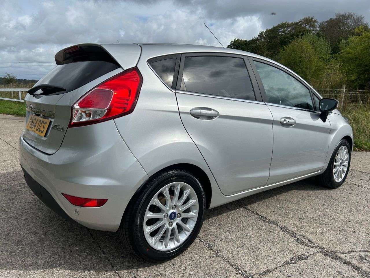 A 2014 FORD FIESTA 1.0T EcoBoost Titanium X Hatchback 5dr Petrol Manual Euro 5 (s/s) (125 ps) A 2014 FORD FIESTA 1.0T EcoBoost Titanium X Hatchback 5dr Petrol Manual Euro 5 (s/s) (125 ps)