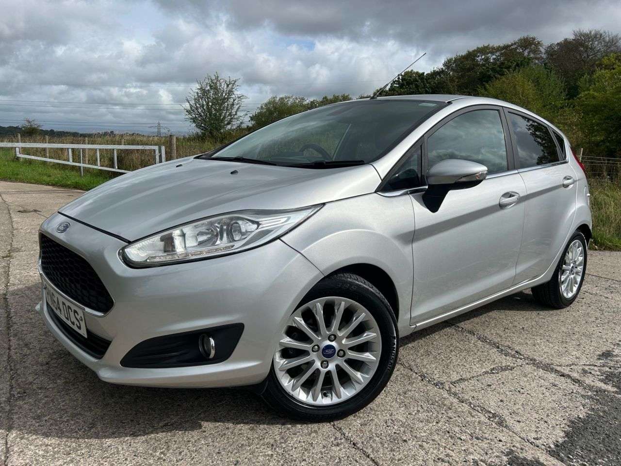 A 2014 FORD FIESTA 1.0T EcoBoost Titanium X Hatchback 5dr Petrol Manual Euro 5 (s/s) (125 ps) A 2014 FORD FIESTA 1.0T EcoBoost Titanium X Hatchback 5dr Petrol Manual Euro 5 (s/s) (125 ps)