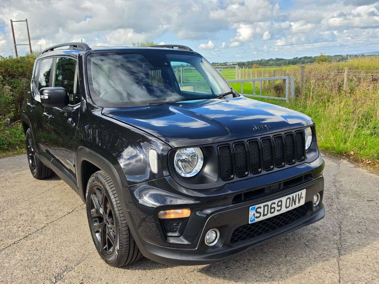 A 2019 JEEP RENEGADE 1.3 GSE T4 Night Eagle SUV 5dr Petrol DDCT Euro 6 (s/s) (150 ps) A 2019 JEEP RENEGADE 1.3 GSE T4 Night Eagle SUV 5dr Petrol DDCT Euro 6 (s/s) (150 ps)