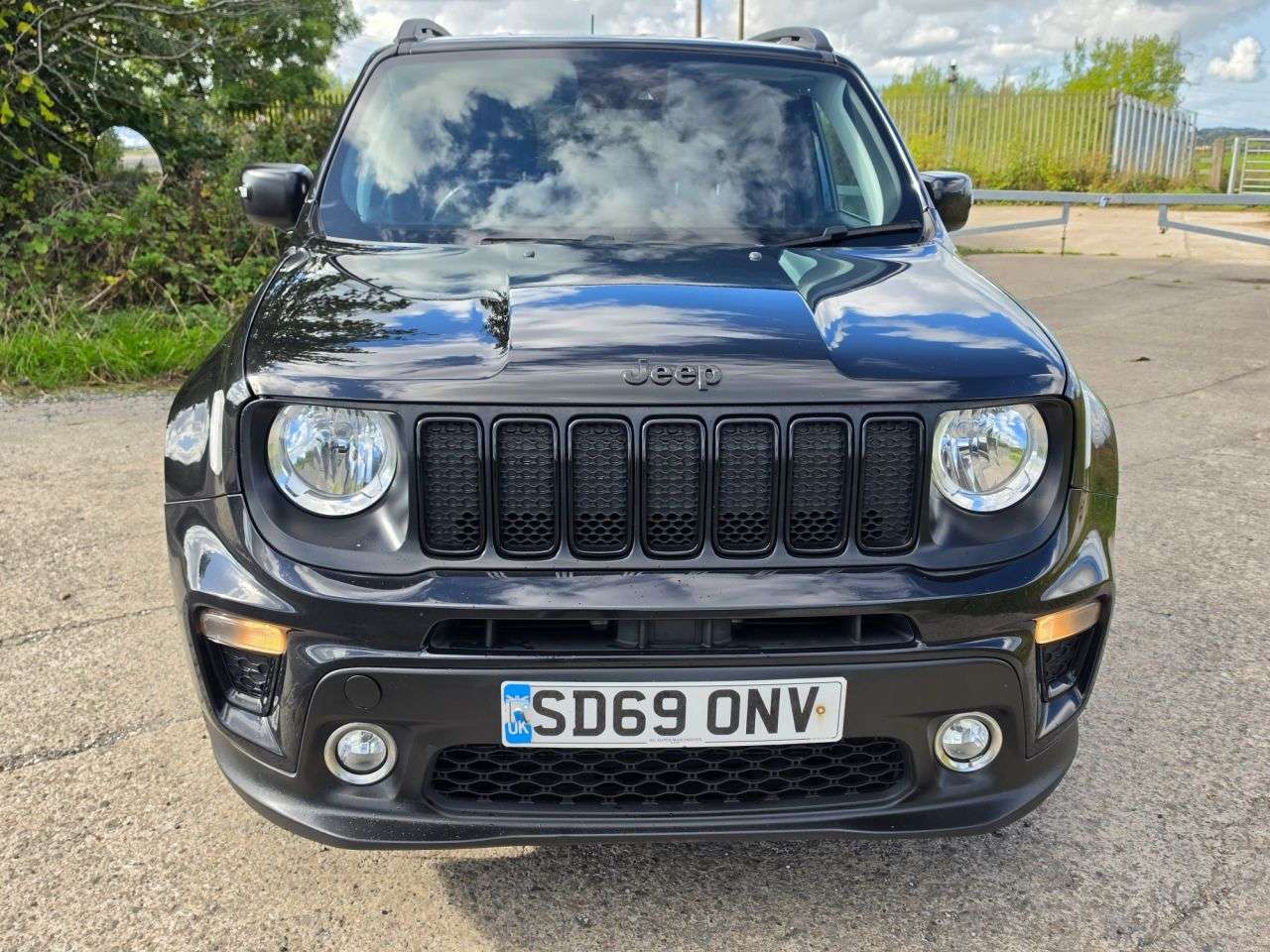 A 2019 JEEP RENEGADE 1.3 GSE T4 Night Eagle SUV 5dr Petrol DDCT Euro 6 (s/s) (150 ps) A 2019 JEEP RENEGADE 1.3 GSE T4 Night Eagle SUV 5dr Petrol DDCT Euro 6 (s/s) (150 ps)