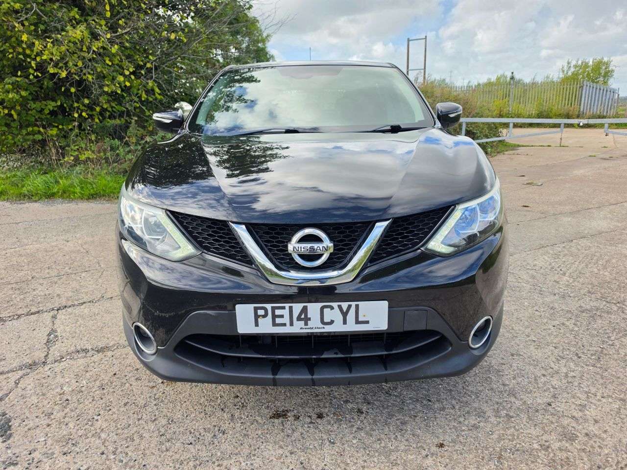 A 2014 NISSAN QASHQAI 1.6 dCi Acenta SUV 5dr Diesel Manual 2WD Euro 5 (s/s) (130 ps) Extra Urban( A 2014 NISSAN QASHQAI 1.6 dCi Acenta SUV 5dr Diesel Manual 2WD Euro 5 (s/s) (130 ps) Extra Urban(