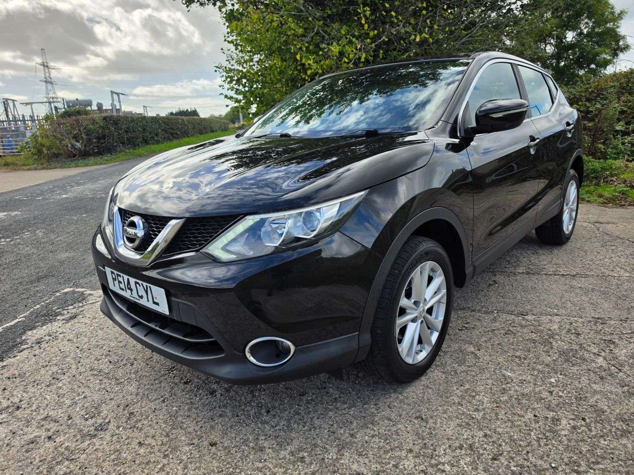A 2014 NISSAN QASHQAI 1.6 dCi Acenta SUV 5dr Diesel Manual 2WD Euro 5 (s/s) (130 ps) Extra Urban( A 2014 NISSAN QASHQAI 1.6 dCi Acenta SUV 5dr Diesel Manual 2WD Euro 5 (s/s) (130 ps) Extra Urban(
