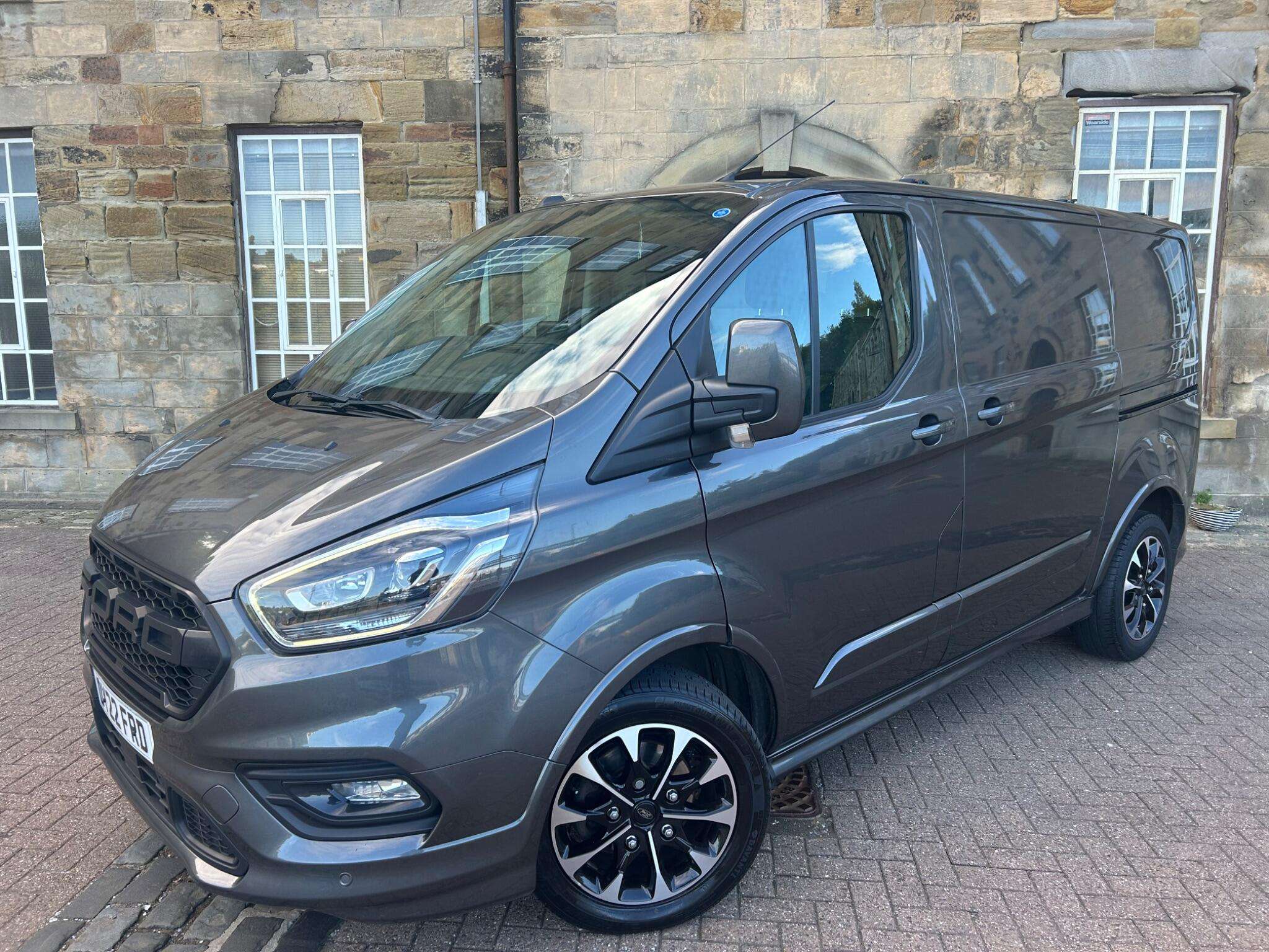 A 2022 FORD TRANSIT CUSTOM 2.0 310 EcoBlue Sport L1 H1 Euro 6 (s/s) 5dr A 2022 FORD TRANSIT CUSTOM 2.0 310 EcoBlue Sport L1 H1 Euro 6 (s/s) 5dr
