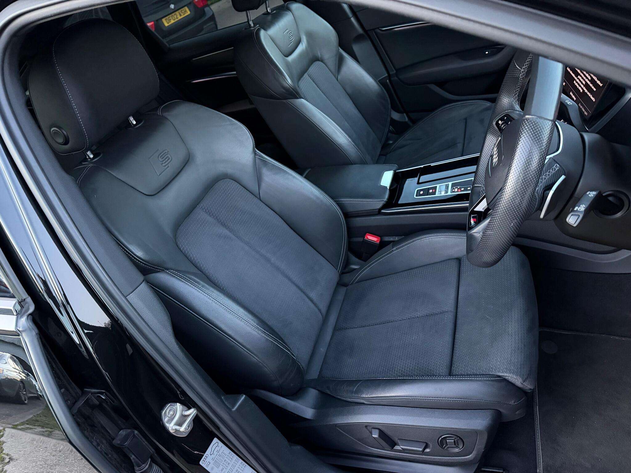 null AUDI A6 AVANT null AUDI A6 AVANT