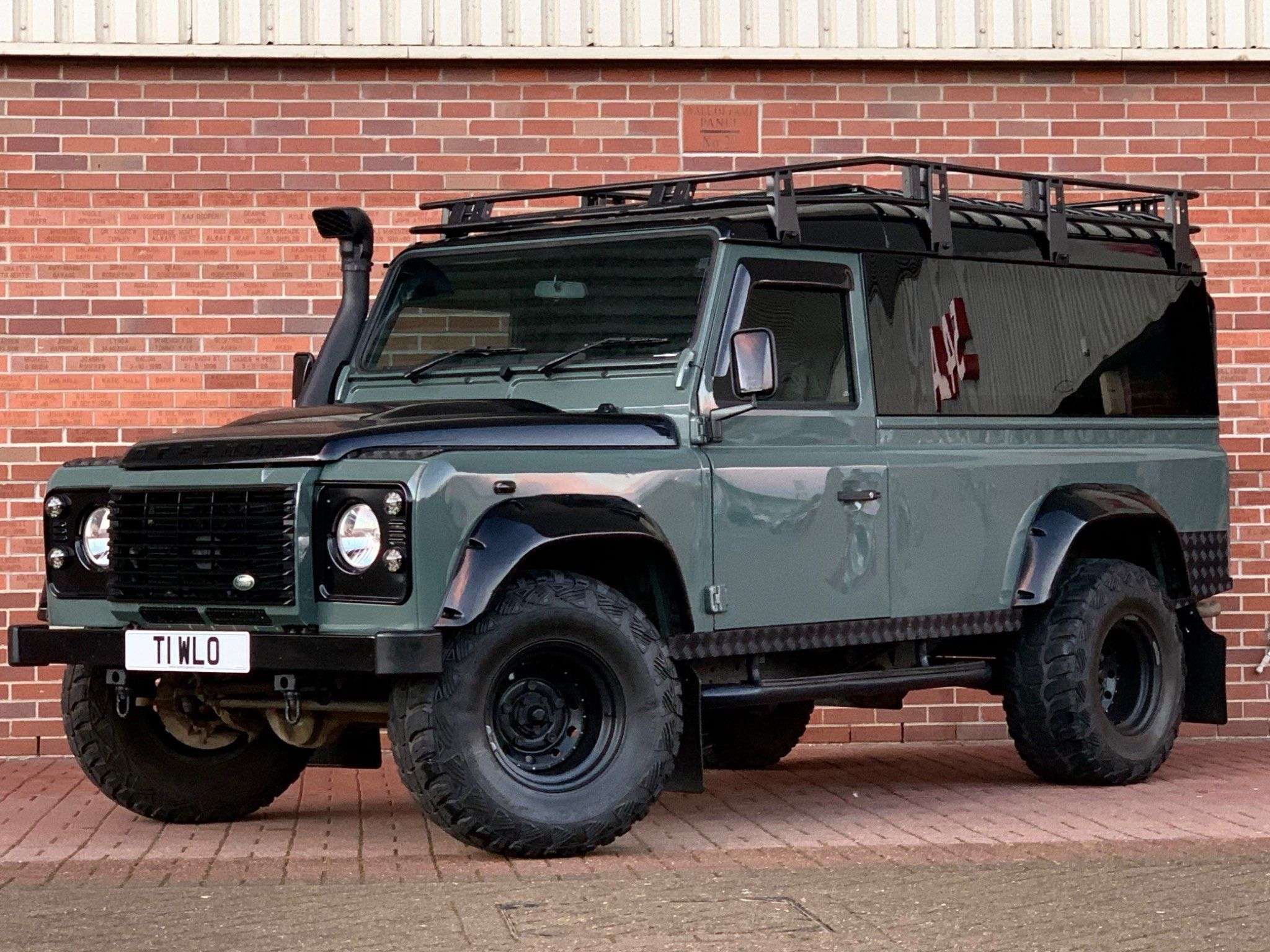 null LAND ROVER DEFENDER 110 null LAND ROVER DEFENDER 110