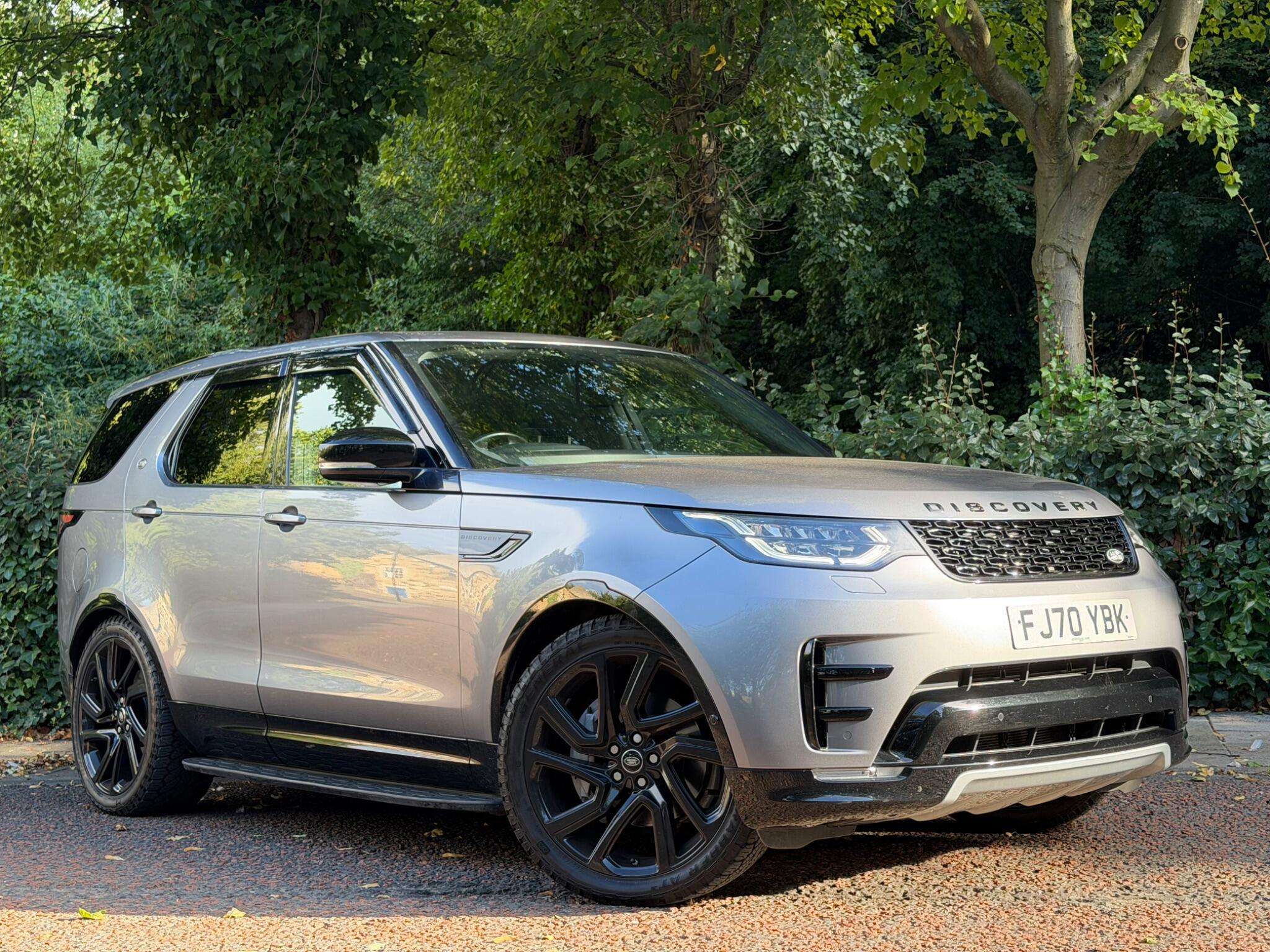 A 2020 LAND ROVER DISCOVERY 3.0 SD V6 HSE Auto 4WD Euro 6 (s/s) 5dr A 2020 LAND ROVER DISCOVERY 3.0 SD V6 HSE Auto 4WD Euro 6 (s/s) 5dr