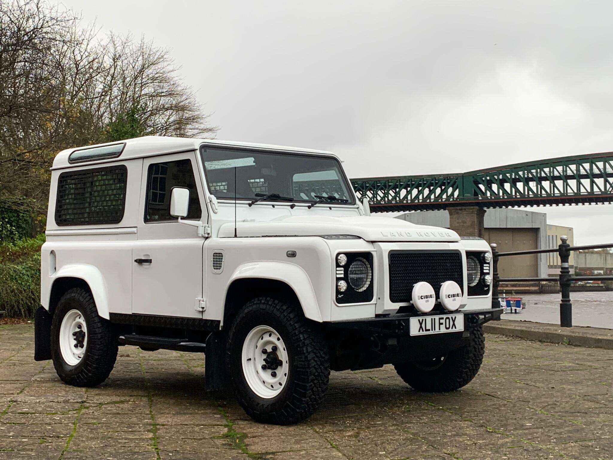 A null LAND ROVER DEFENDER 90 TDCI XS 6 SEATS BOWLER PREPARED A null LAND ROVER DEFENDER 90 TDCI XS 6 SEATS BOWLER PREPARED