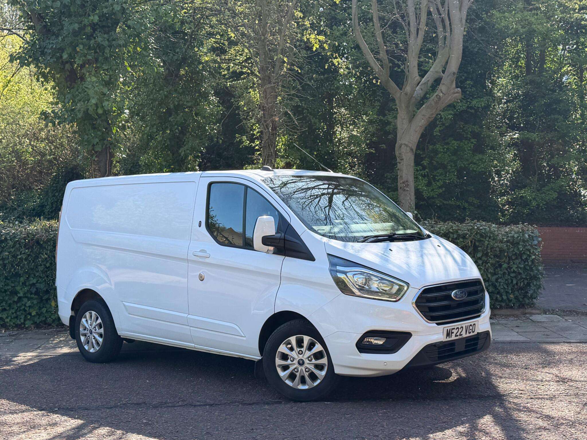 A 2022 FORD TRANSIT CUSTOM 2.0 300 EcoBlue Limited L1 H1 Euro 6 (s/s) 5dr A 2022 FORD TRANSIT CUSTOM 2.0 300 EcoBlue Limited L1 H1 Euro 6 (s/s) 5dr