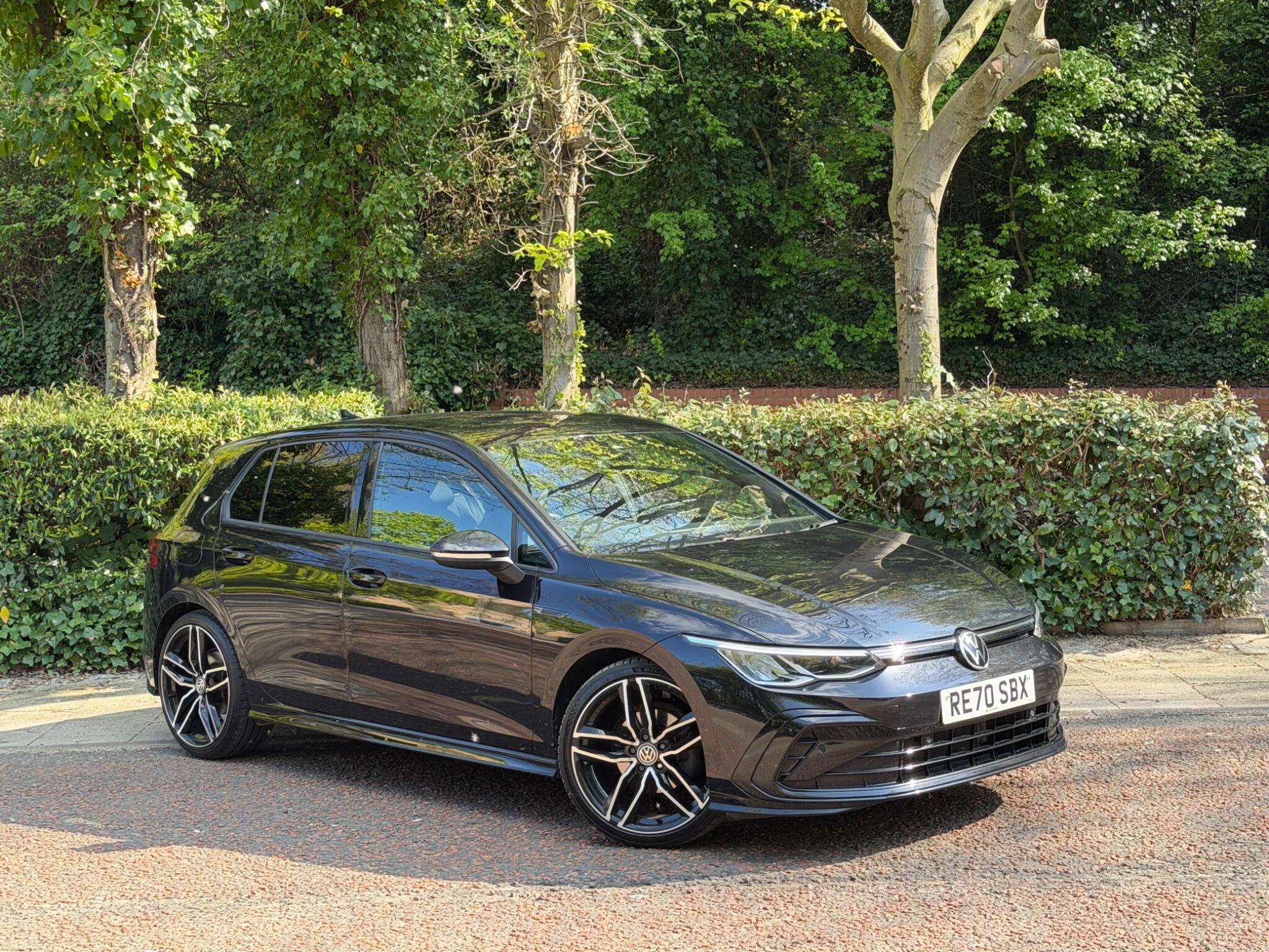 A 2020 VOLKSWAGEN GOLF 1.5 eTSI MHEV R-Line DSG Euro 6 (s/s) 5dr A 2020 VOLKSWAGEN GOLF 1.5 eTSI MHEV R-Line DSG Euro 6 (s/s) 5dr