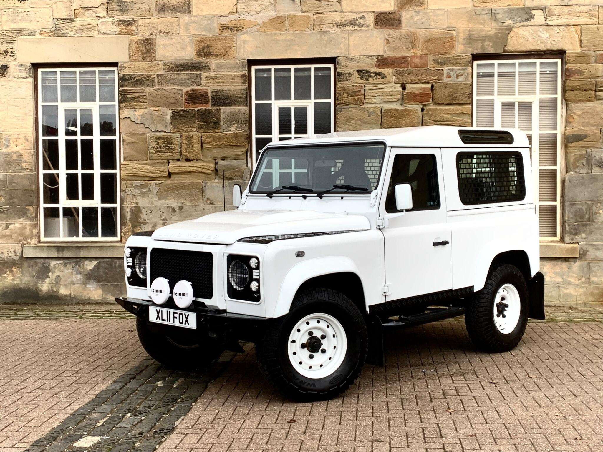 null LAND ROVER DEFENDER 90 null LAND ROVER DEFENDER 90