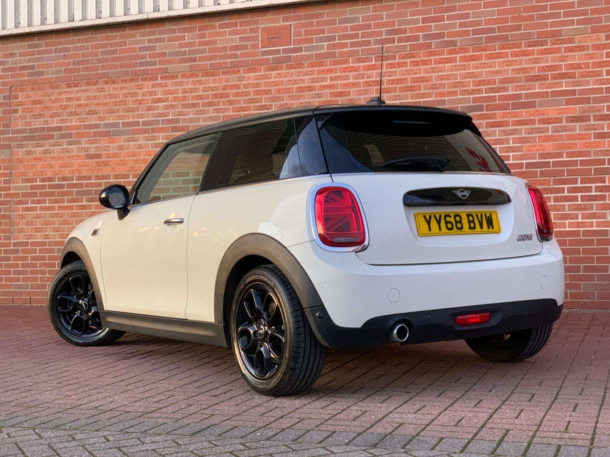 null MINI HATCH null MINI HATCH