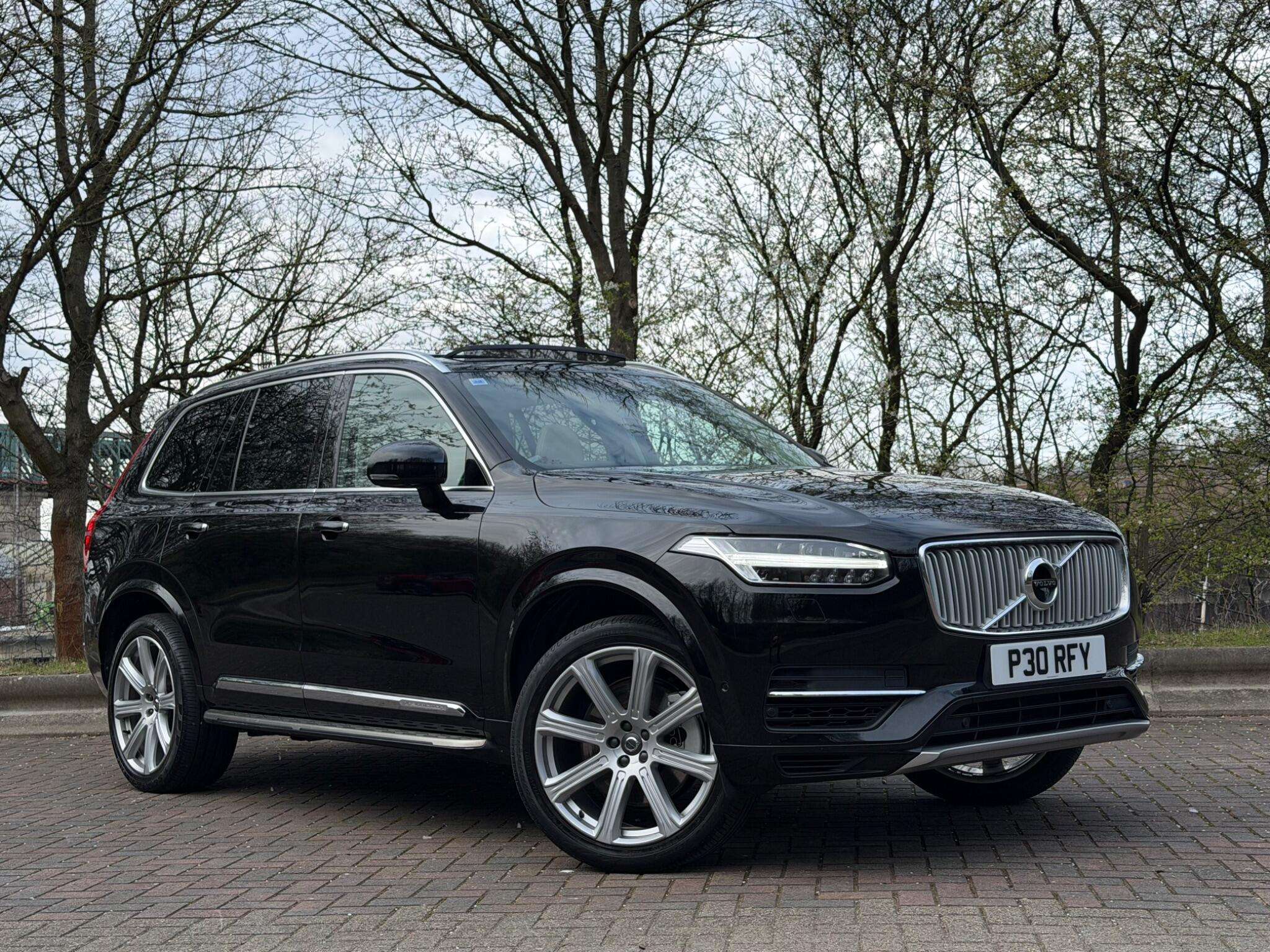 A 2016 VOLVO XC90 2.0h T8 Twin Engine 9.2kWh Inscription Geartronic 4WD Euro 6 (s/s) 5dr A 2016 VOLVO XC90 2.0h T8 Twin Engine 9.2kWh Inscription Geartronic 4WD Euro 6 (s/s) 5dr