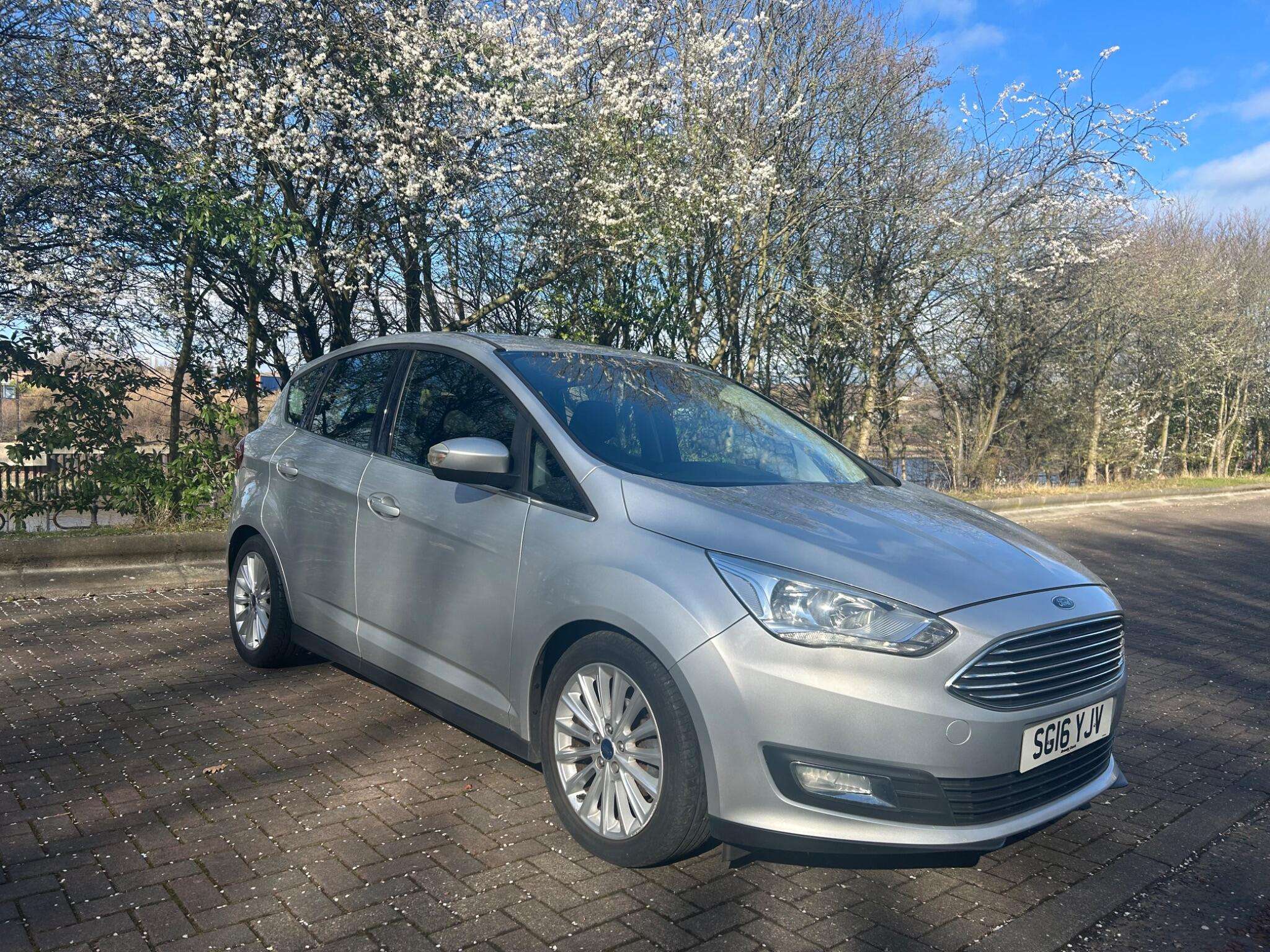 A 2016 FORD C-MAX 1.5 TDCi Titanium Euro 6 (s/s) 5dr A 2016 FORD C-MAX 1.5 TDCi Titanium Euro 6 (s/s) 5dr