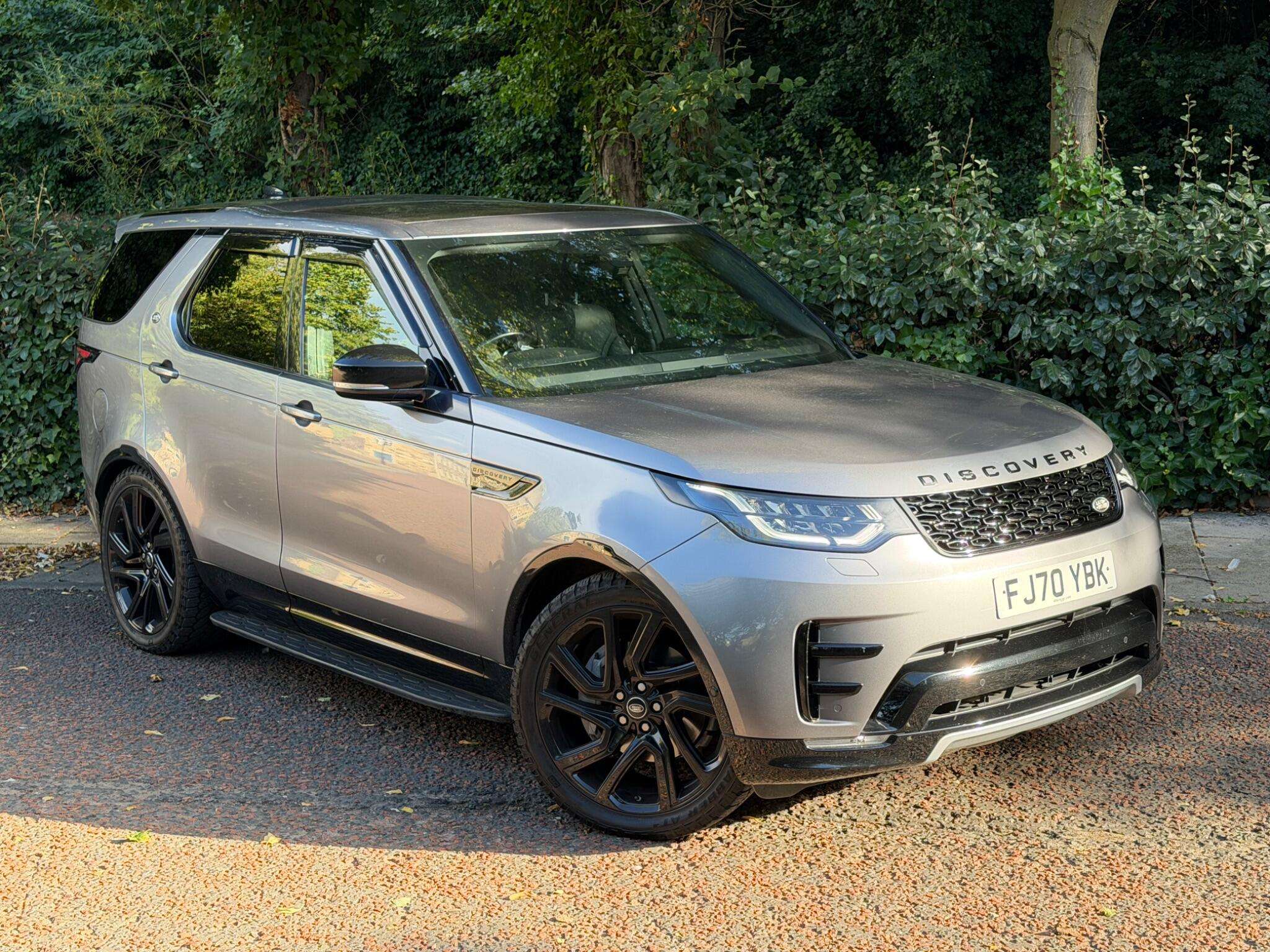 A 2020 LAND ROVER DISCOVERY 3.0 SD V6 HSE Auto 4WD Euro 6 (s/s) 5dr A 2020 LAND ROVER DISCOVERY 3.0 SD V6 HSE Auto 4WD Euro 6 (s/s) 5dr