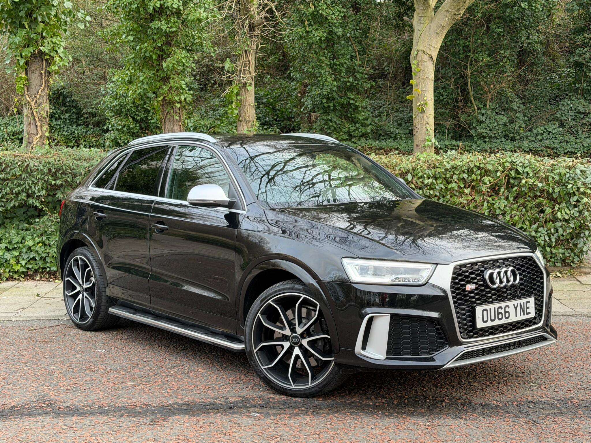 A 2016 AUDI RS Q3 2.5 TFSI S Tronic quattro Euro 6 (s/s) 5dr A 2016 AUDI RS Q3 2.5 TFSI S Tronic quattro Euro 6 (s/s) 5dr