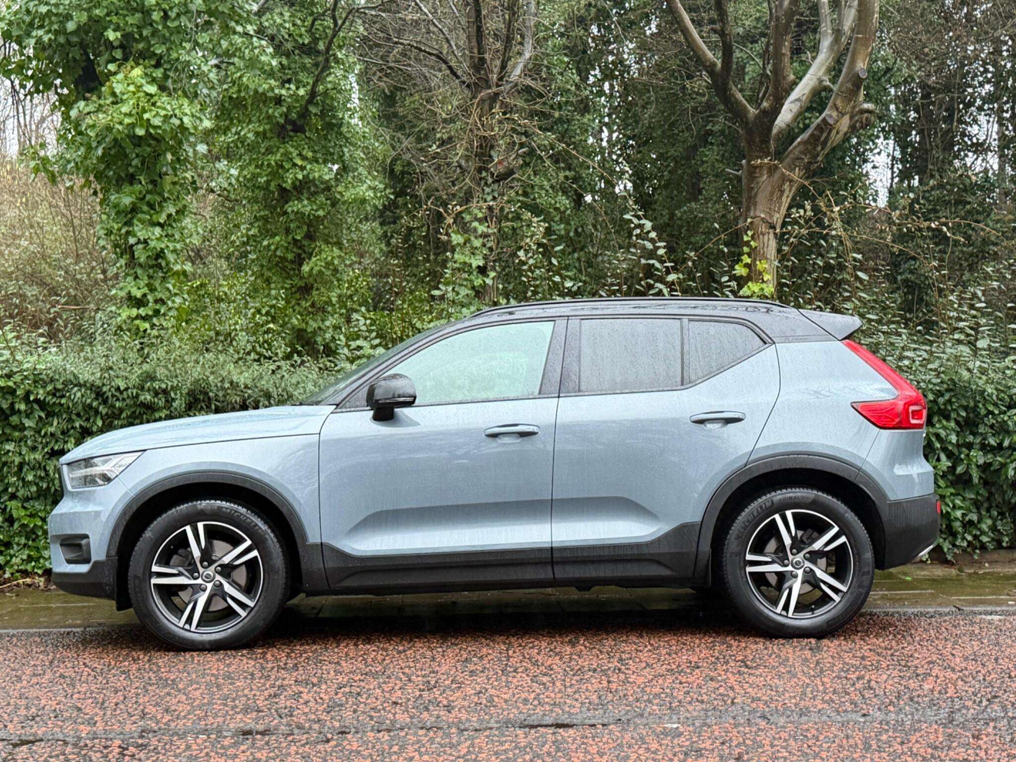 2020 VOLVO XC40 2020 VOLVO XC40