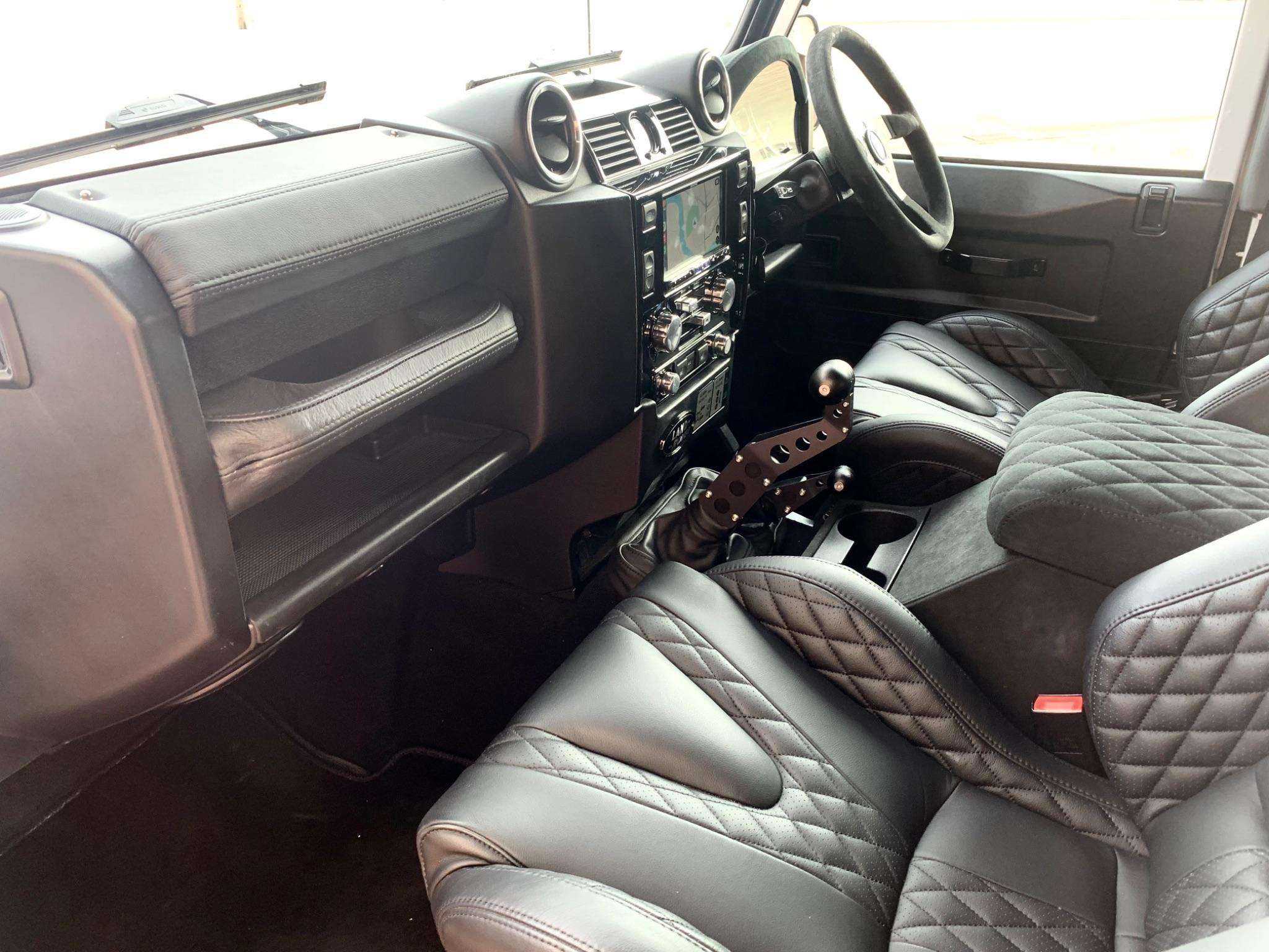 null LAND ROVER DEFENDER 90 null LAND ROVER DEFENDER 90