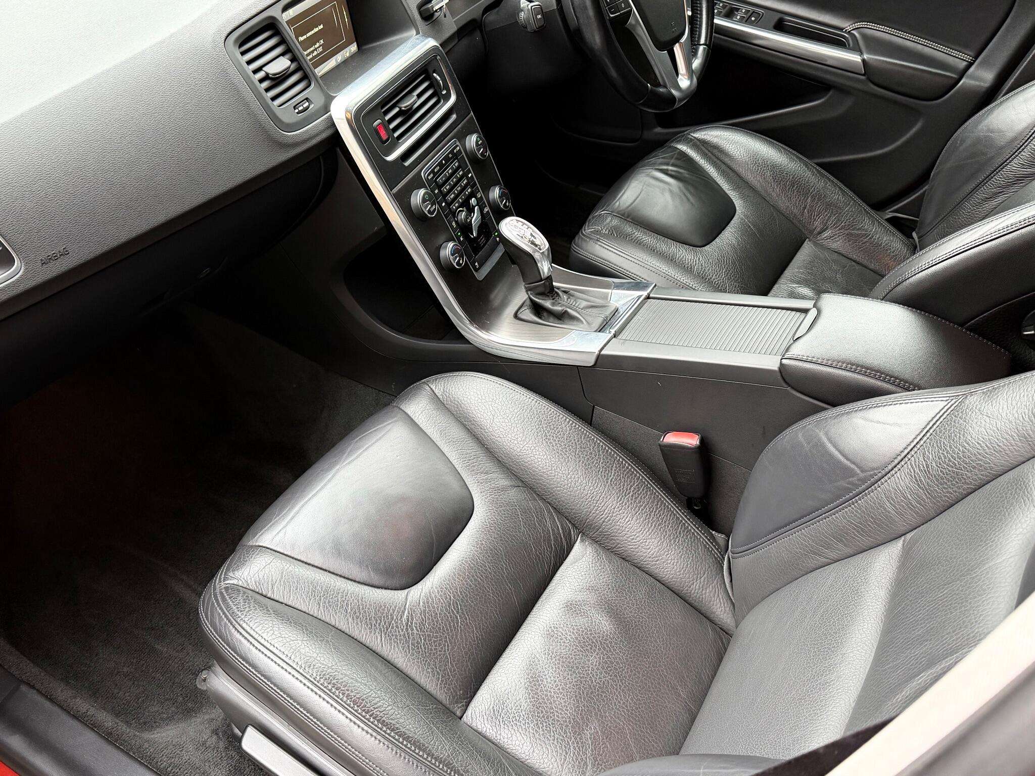 2013 VOLVO V60 2013 VOLVO V60