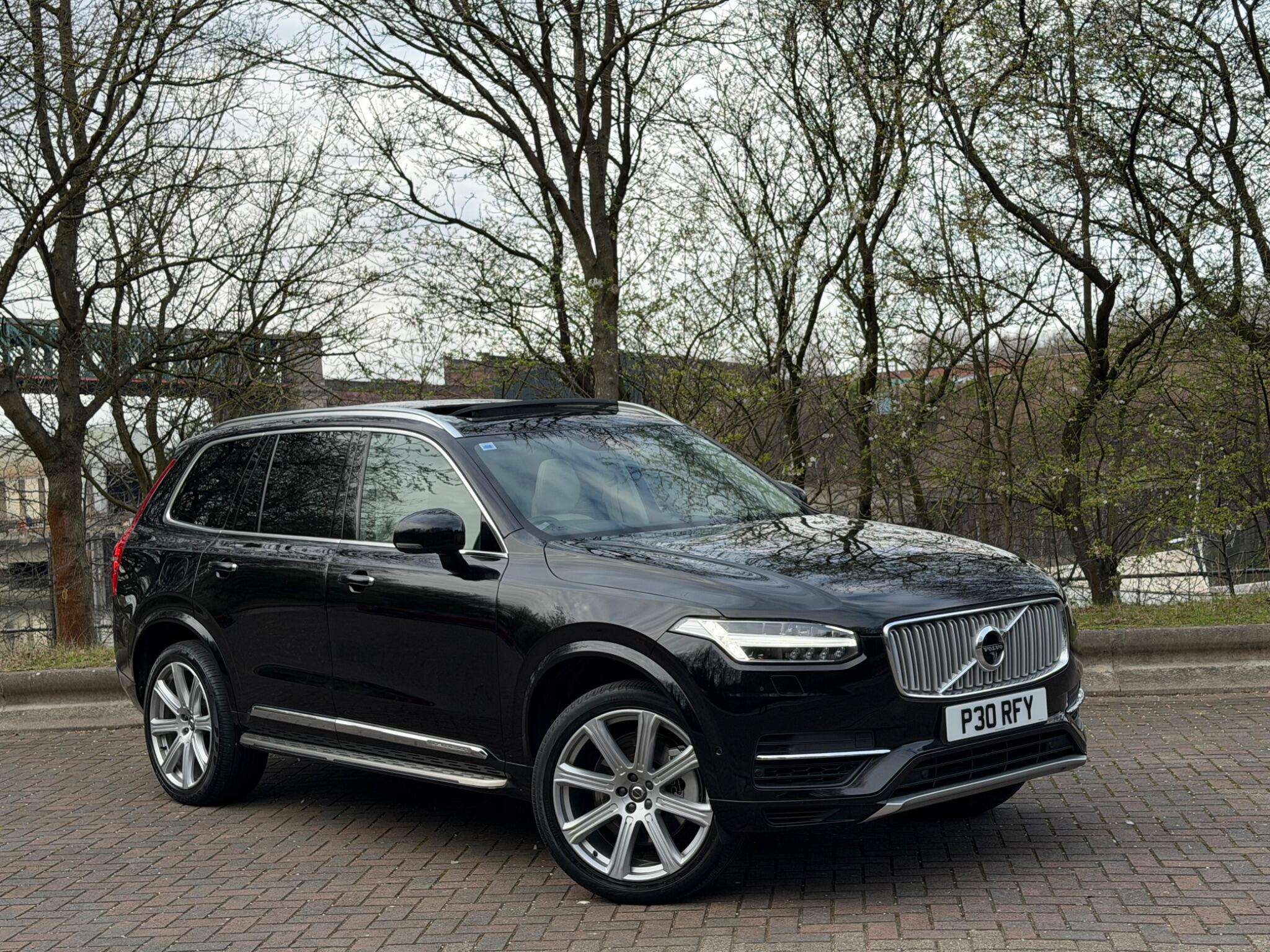 A 2016 VOLVO XC90 2.0h T8 Twin Engine 9.2kWh Inscription Geartronic 4WD Euro 6 (s/s) 5dr A 2016 VOLVO XC90 2.0h T8 Twin Engine 9.2kWh Inscription Geartronic 4WD Euro 6 (s/s) 5dr