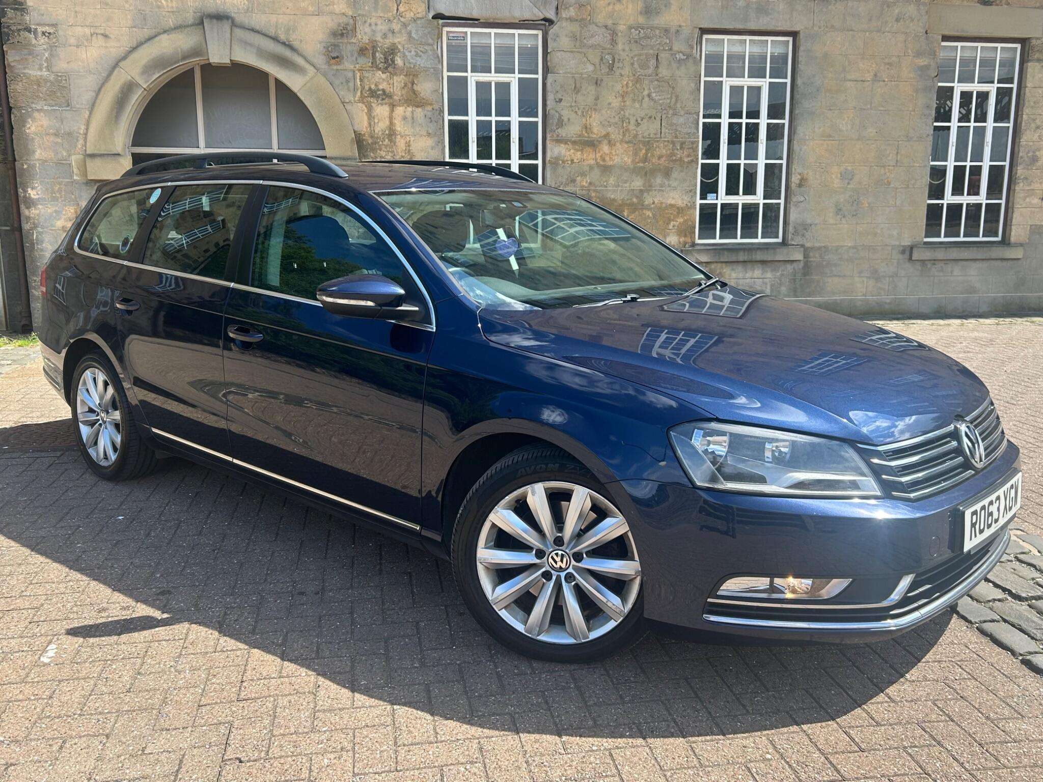 A 2013 VOLKSWAGEN PASSAT 2.0 TDI BlueMotion Tech Highline Euro 5 (s/s) 5dr A 2013 VOLKSWAGEN PASSAT 2.0 TDI BlueMotion Tech Highline Euro 5 (s/s) 5dr