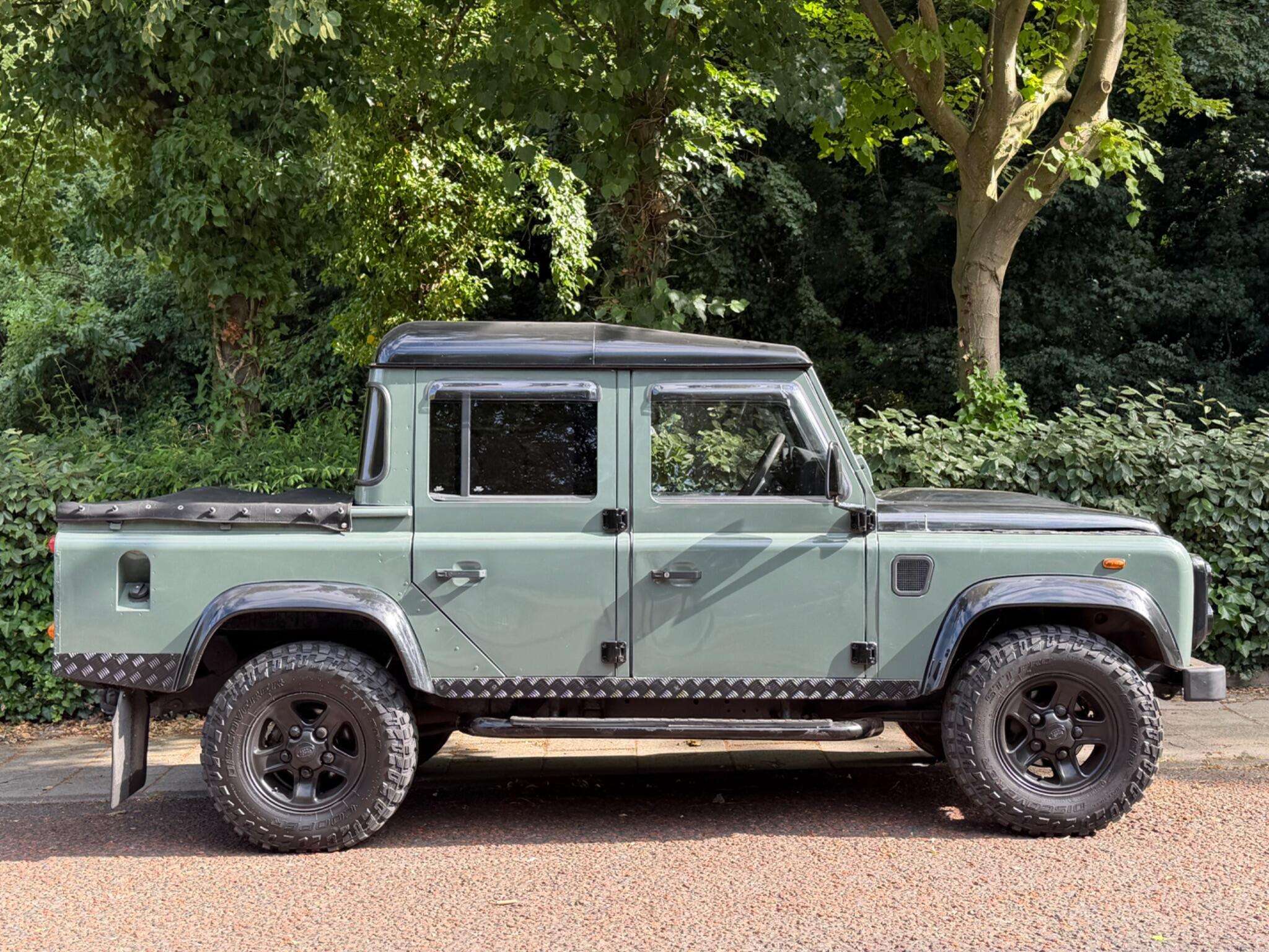2010 LAND ROVER DEFENDER 110 2010 LAND ROVER DEFENDER 110