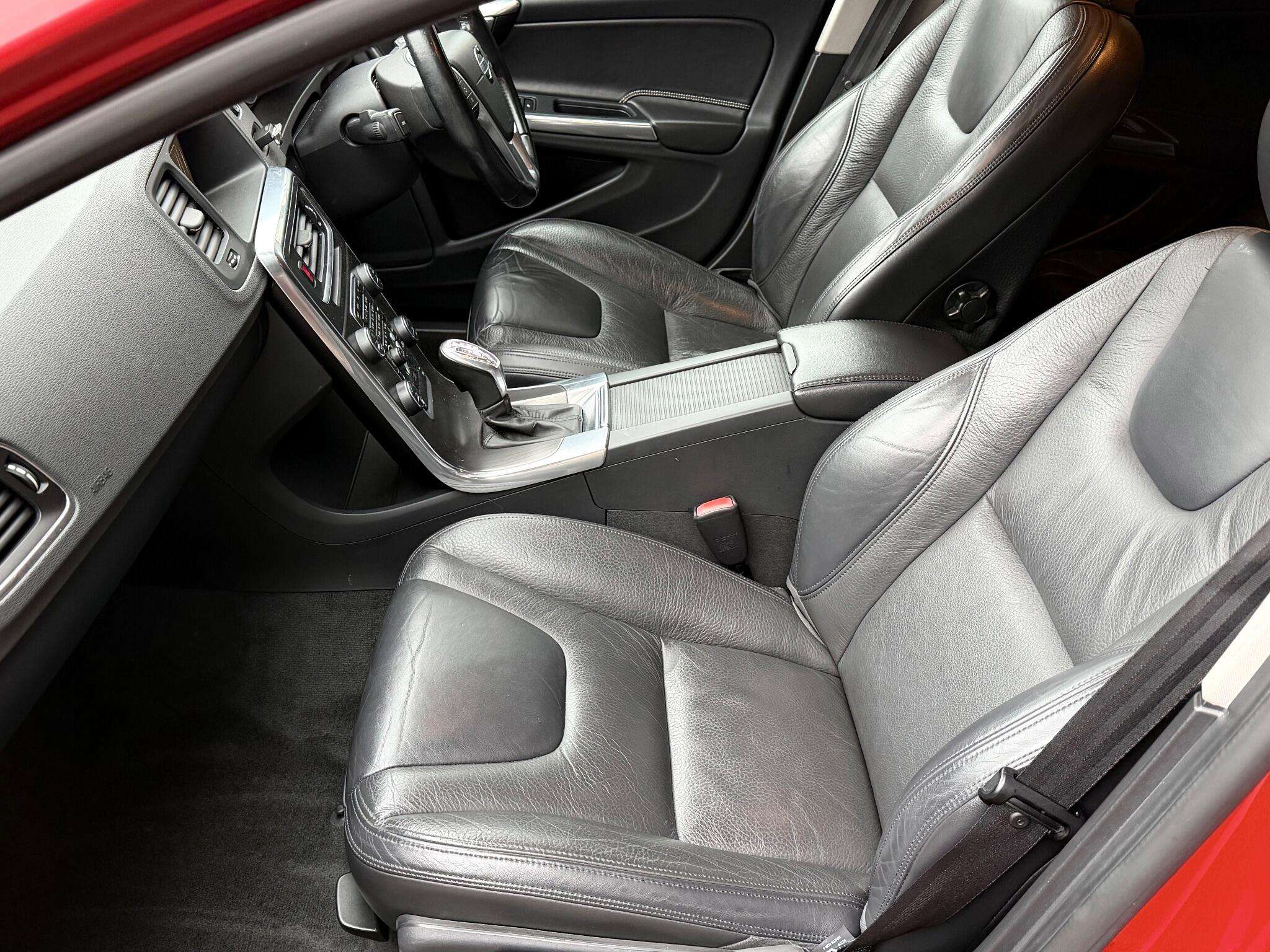 2013 VOLVO V60 2013 VOLVO V60