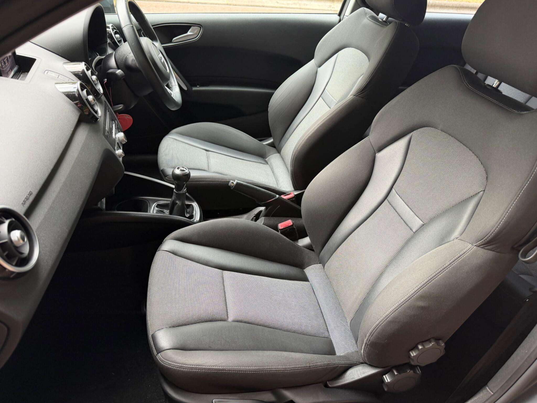 2016 AUDI A1 2016 AUDI A1
