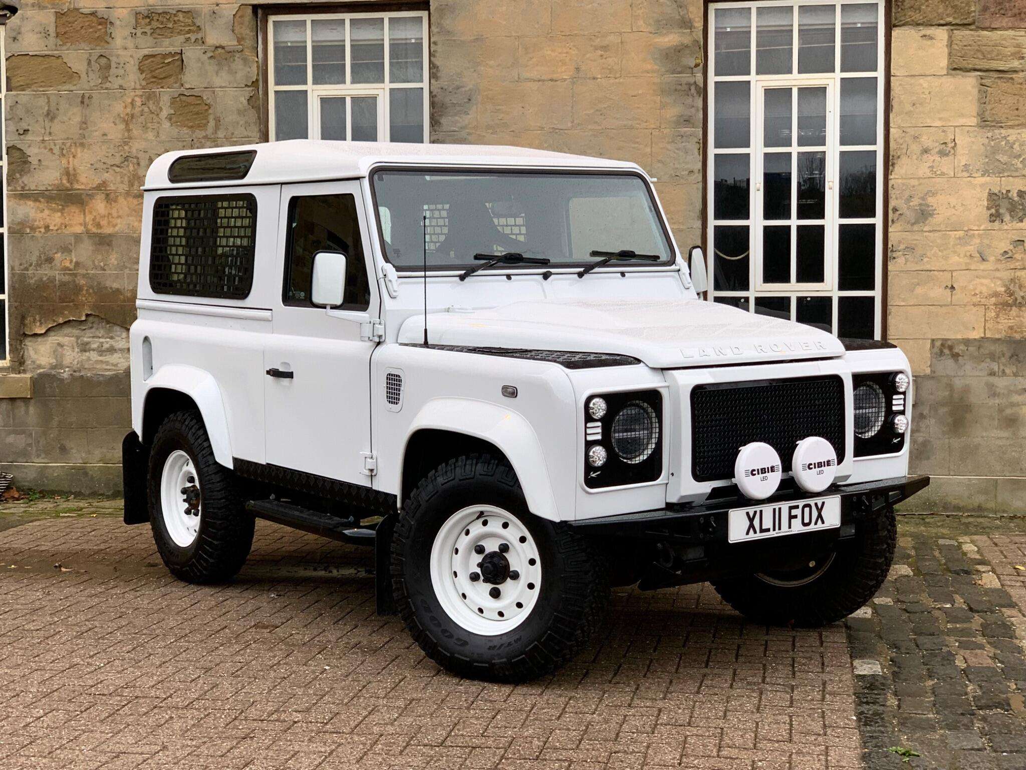A 2012 LAND ROVER DEFENDER 90 2.2 TDCi XS 4WD SWB Euro 5 3dr A 2012 LAND ROVER DEFENDER 90 2.2 TDCi XS 4WD SWB Euro 5 3dr