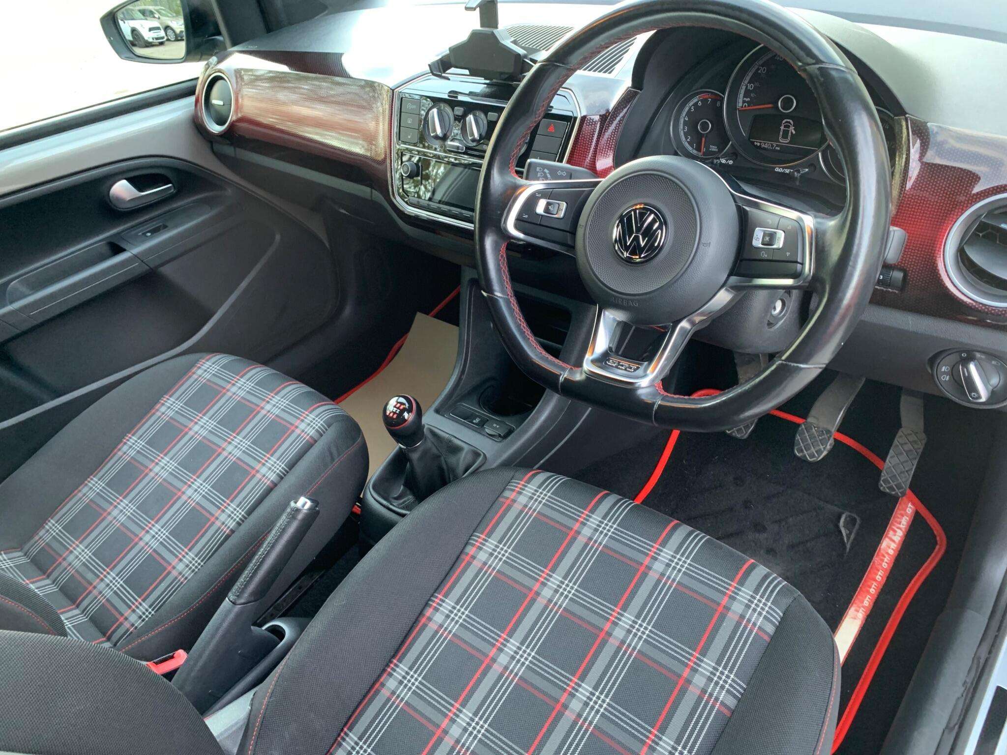 2019 VOLKSWAGEN UP! 2019 VOLKSWAGEN UP!