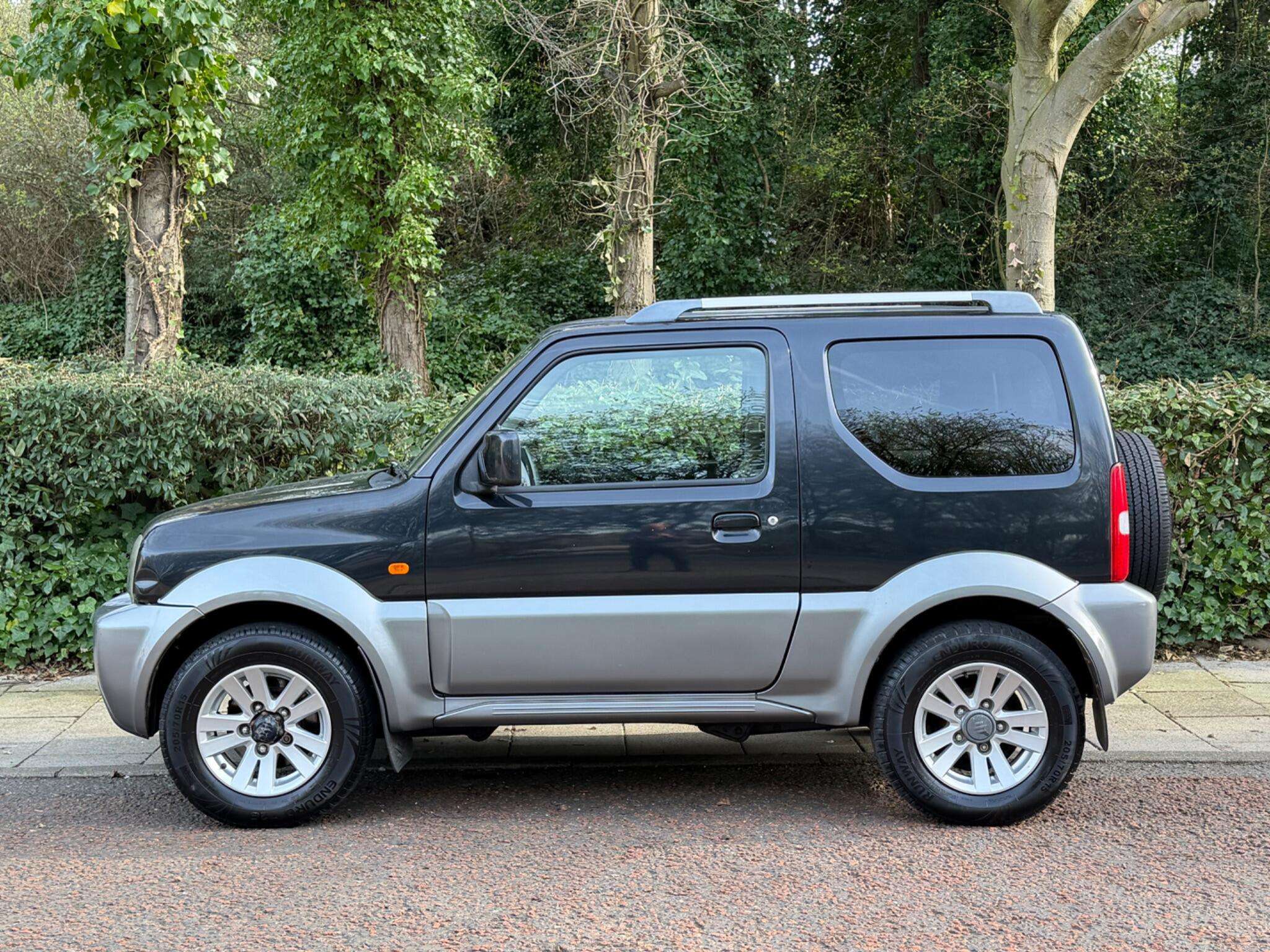 2011 SUZUKI JIMNY 2011 SUZUKI JIMNY