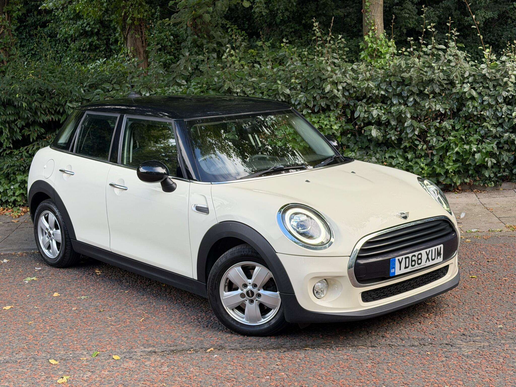 A 2018 MINI HATCH 1.5 Cooper Euro 6 (s/s) 5dr A 2018 MINI HATCH 1.5 Cooper Euro 6 (s/s) 5dr