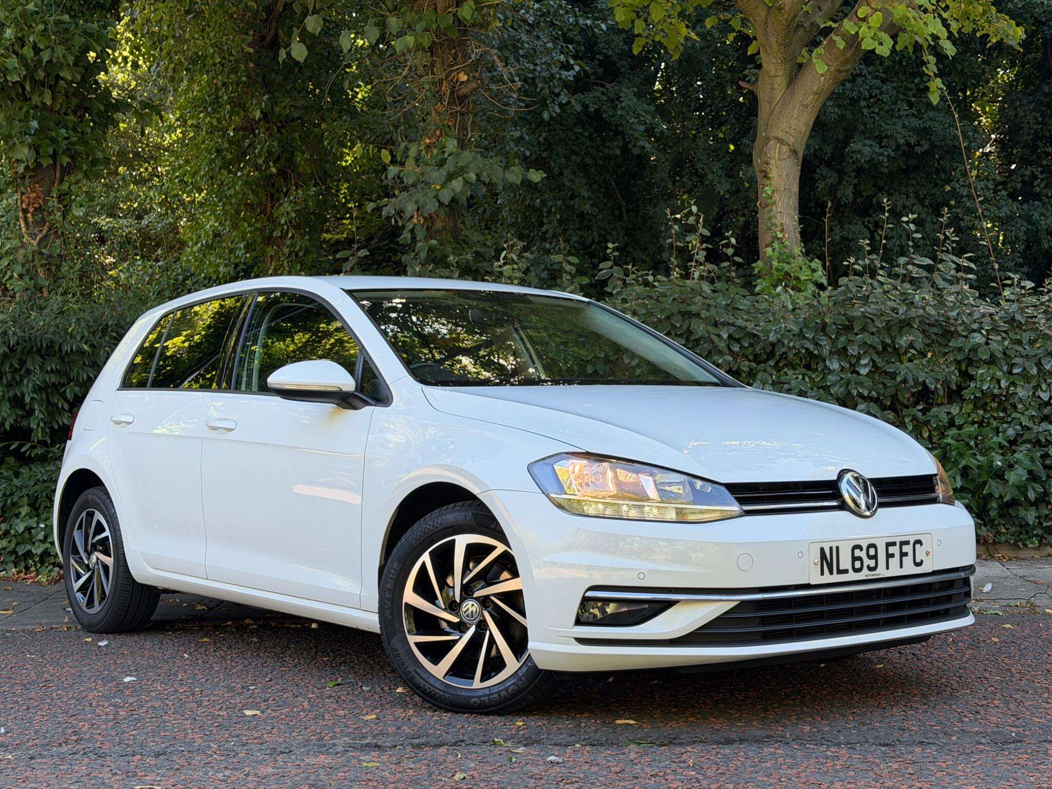 A 2019 VOLKSWAGEN GOLF 1.6 TDI Match Euro 6 (s/s) 5dr A 2019 VOLKSWAGEN GOLF 1.6 TDI Match Euro 6 (s/s) 5dr