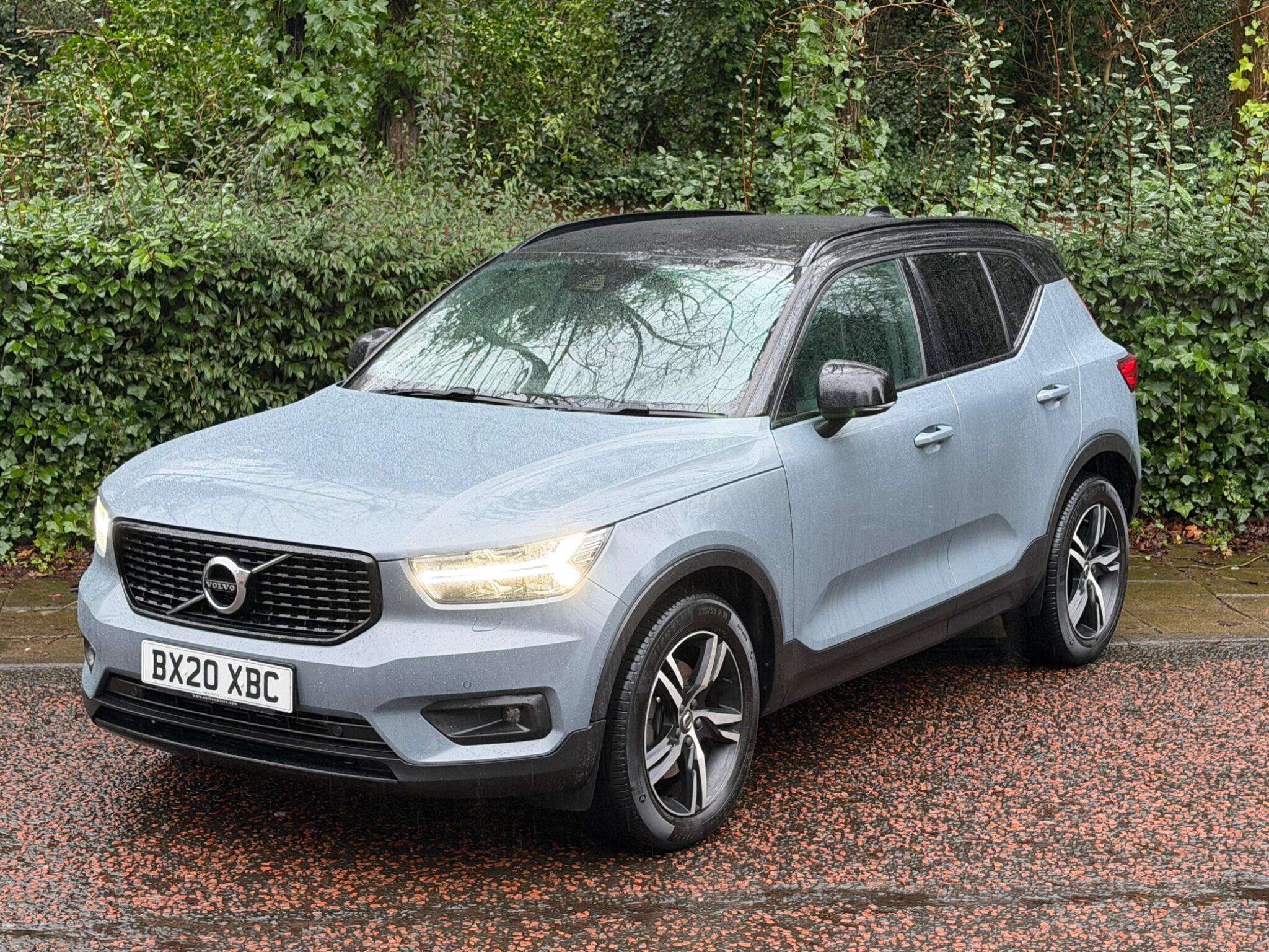 2020 VOLVO XC40 2020 VOLVO XC40