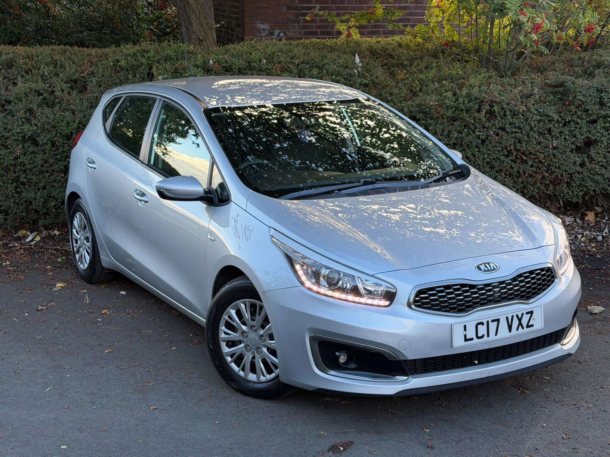 A 2017 KIA CEED 1.6 CRDi 1 Euro 6 (s/s) 5dr A 2017 KIA CEED 1.6 CRDi 1 Euro 6 (s/s) 5dr