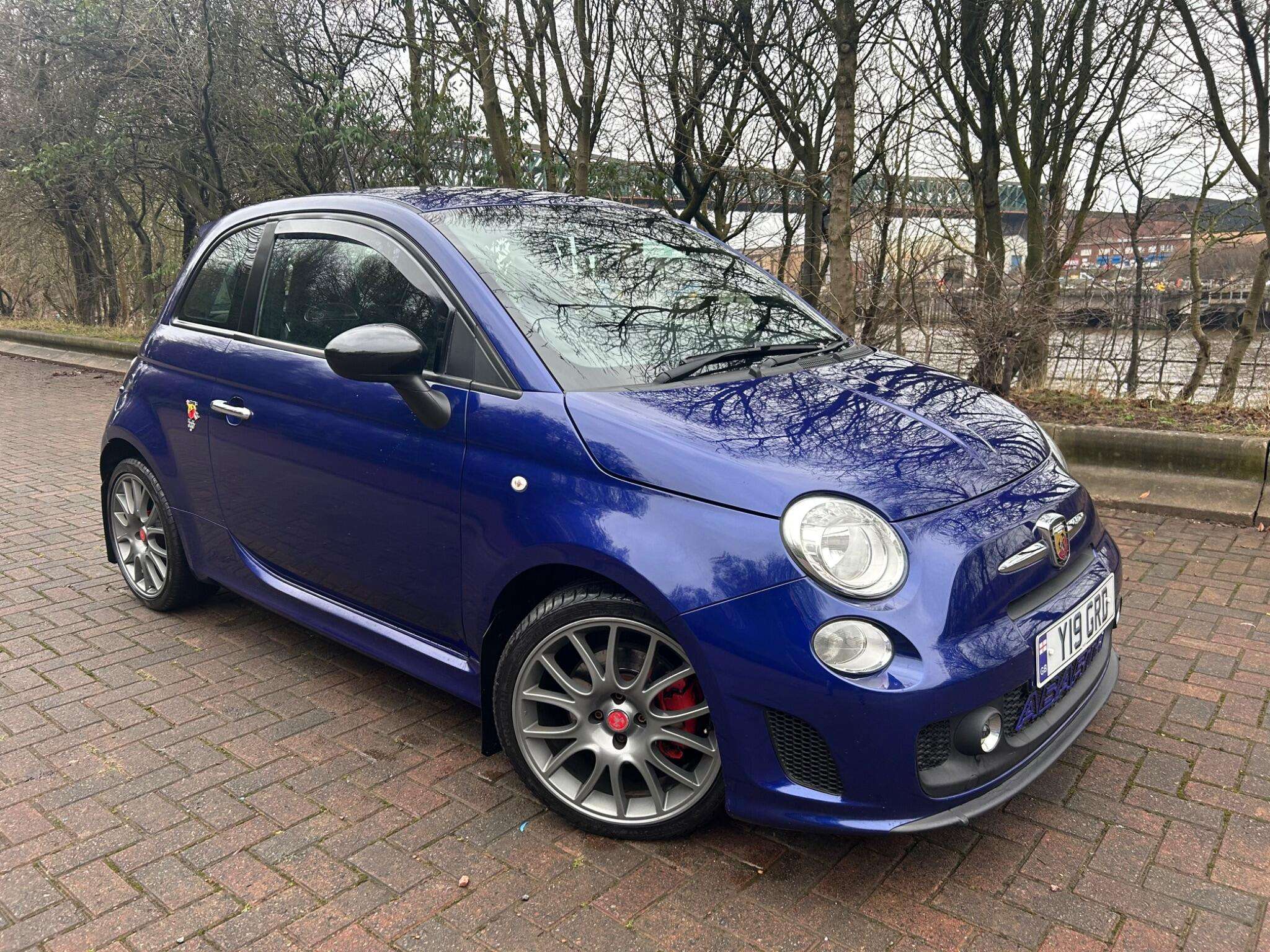 A 2016 ABARTH 595 1.4 T-Jet Euro 6 3dr A 2016 ABARTH 595 1.4 T-Jet Euro 6 3dr