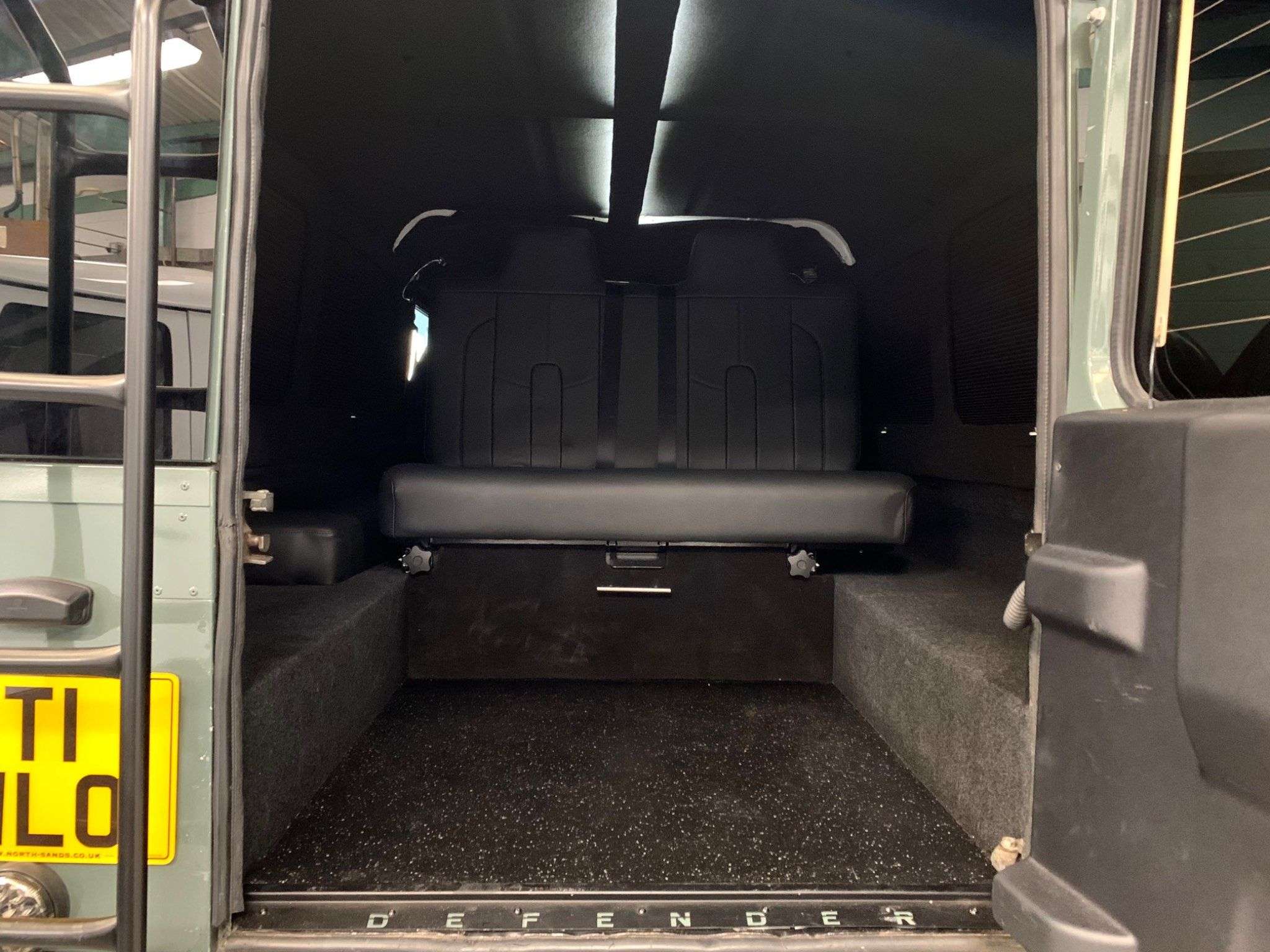 null LAND ROVER DEFENDER 110 null LAND ROVER DEFENDER 110