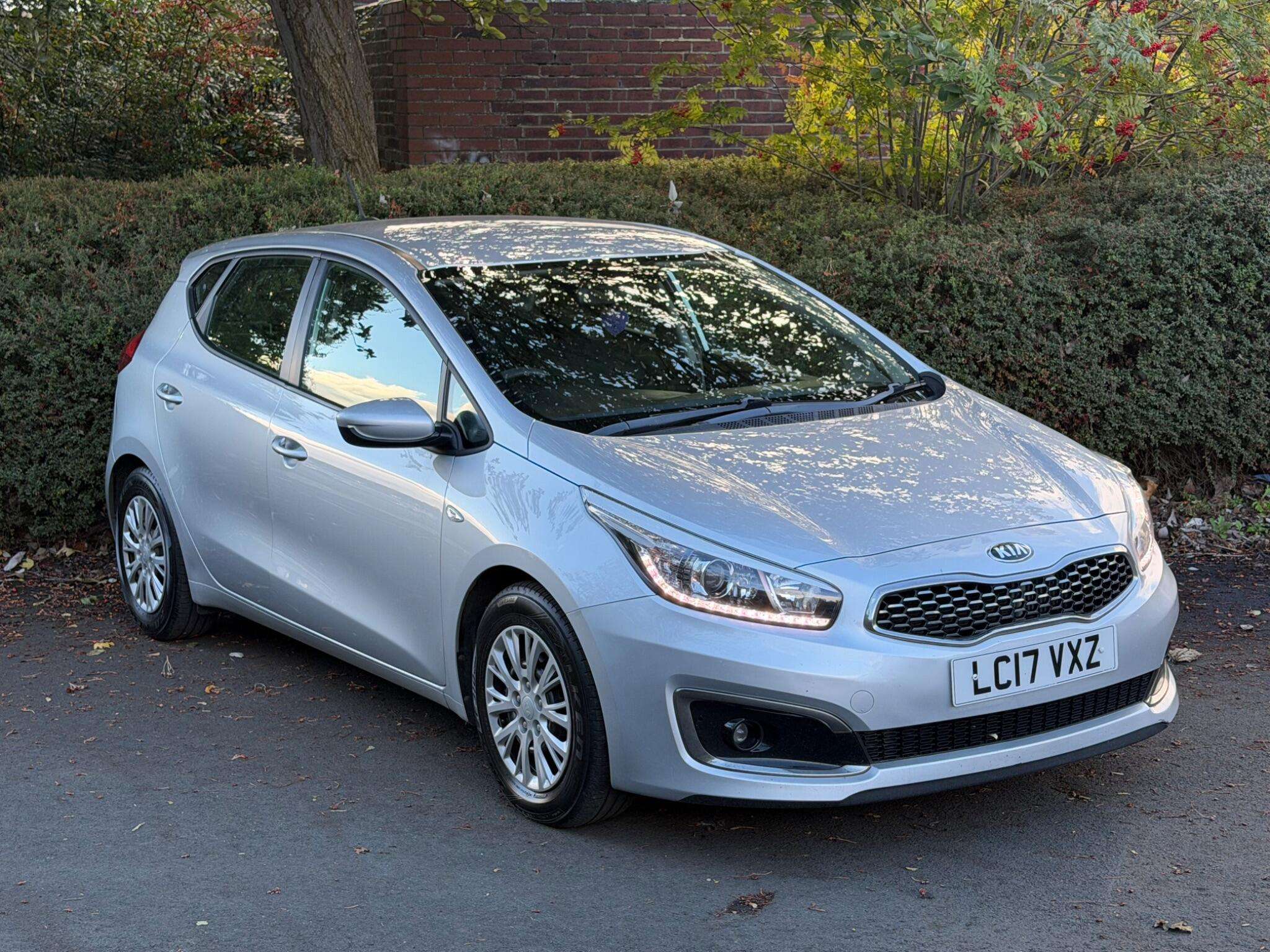 A 2017 KIA CEED 1.6 CRDi 1 Euro 6 (s/s) 5dr A 2017 KIA CEED 1.6 CRDi 1 Euro 6 (s/s) 5dr