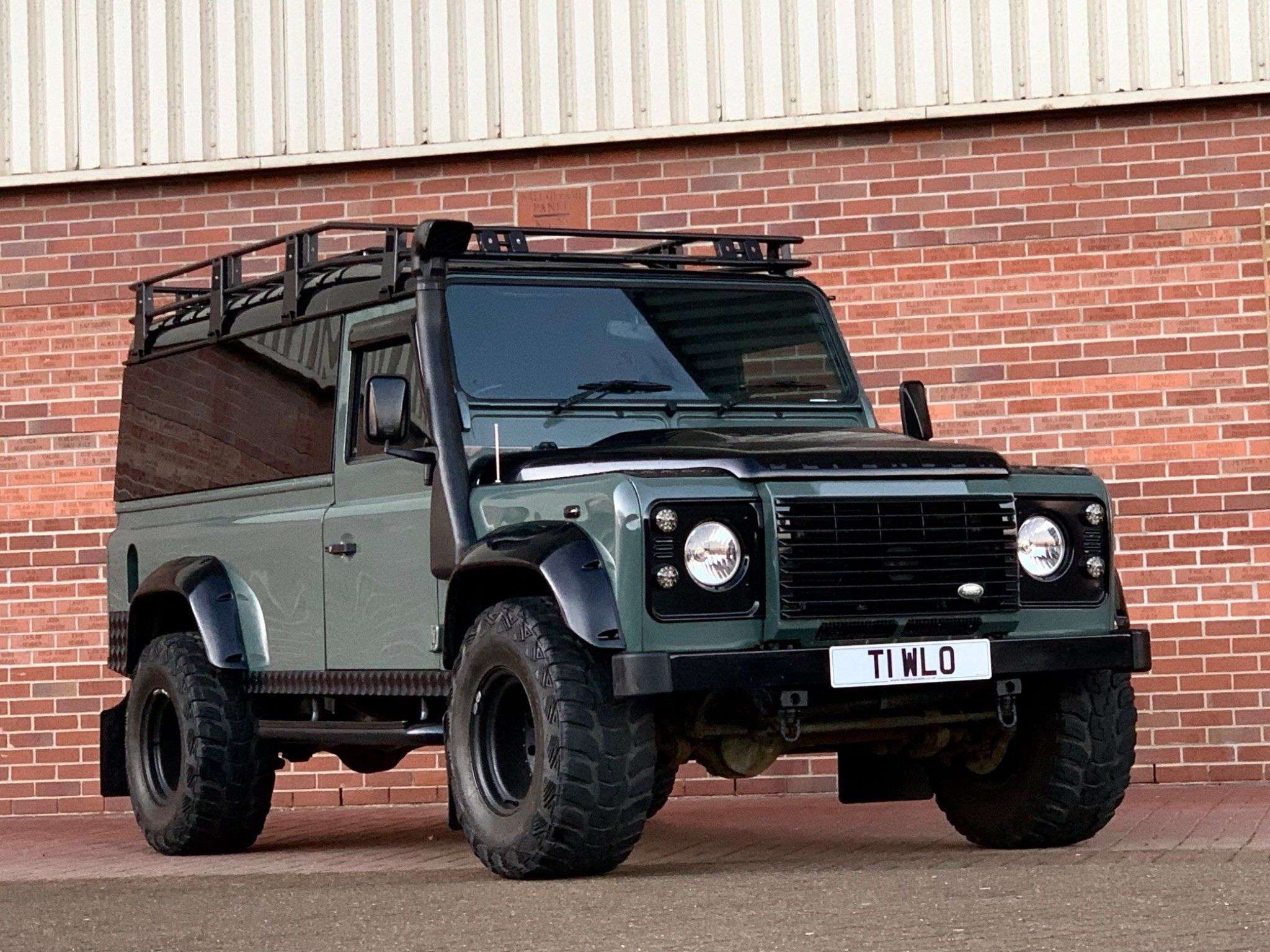 null LAND ROVER DEFENDER 110 null LAND ROVER DEFENDER 110