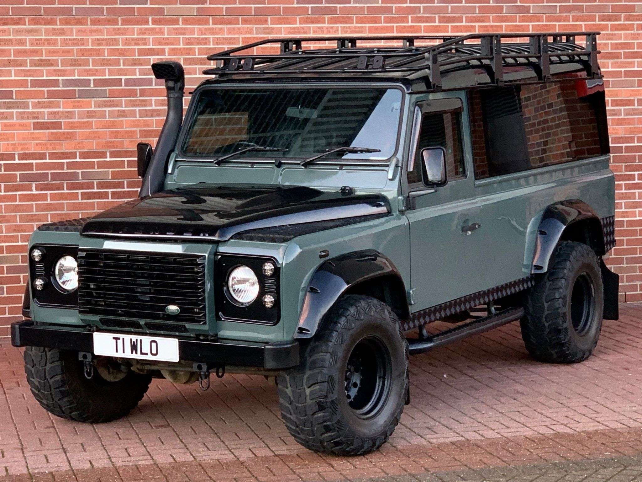 null LAND ROVER DEFENDER 110 null LAND ROVER DEFENDER 110