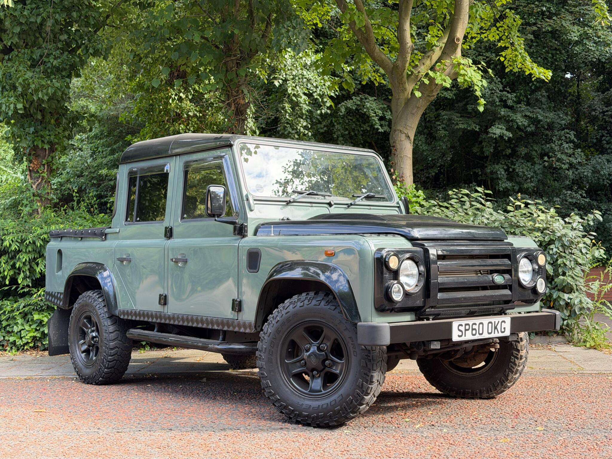 A 2010 LAND ROVER DEFENDER 110 2.4 TDCi 4WD MWB Euro 4 4dr A 2010 LAND ROVER DEFENDER 110 2.4 TDCi 4WD MWB Euro 4 4dr