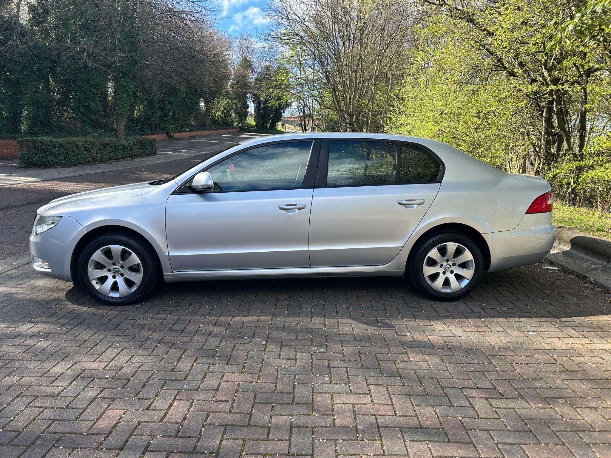 2011 SKODA SUPERB 2011 SKODA SUPERB