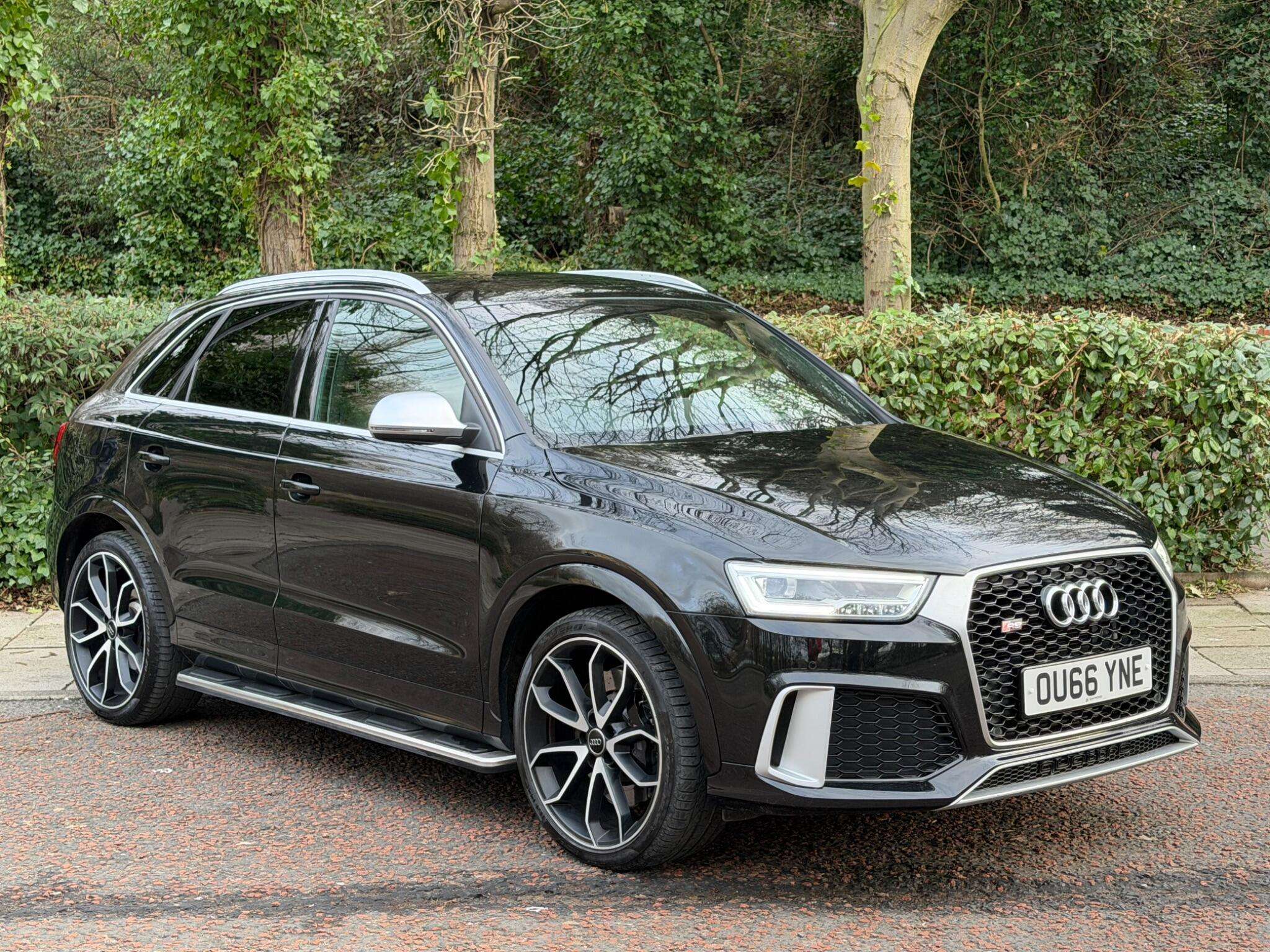 A 2016 AUDI RS Q3 2.5 TFSI S Tronic quattro Euro 6 (s/s) 5dr A 2016 AUDI RS Q3 2.5 TFSI S Tronic quattro Euro 6 (s/s) 5dr