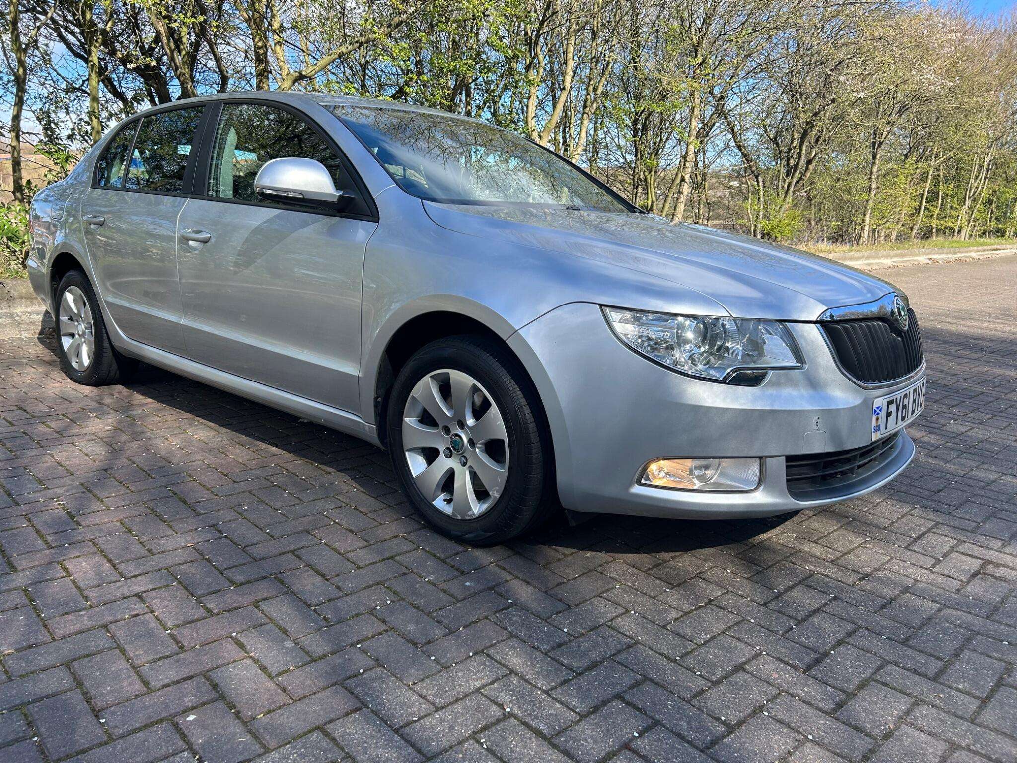 A 2011 SKODA SUPERB 1.4 TSI S Euro 5 5dr A 2011 SKODA SUPERB 1.4 TSI S Euro 5 5dr